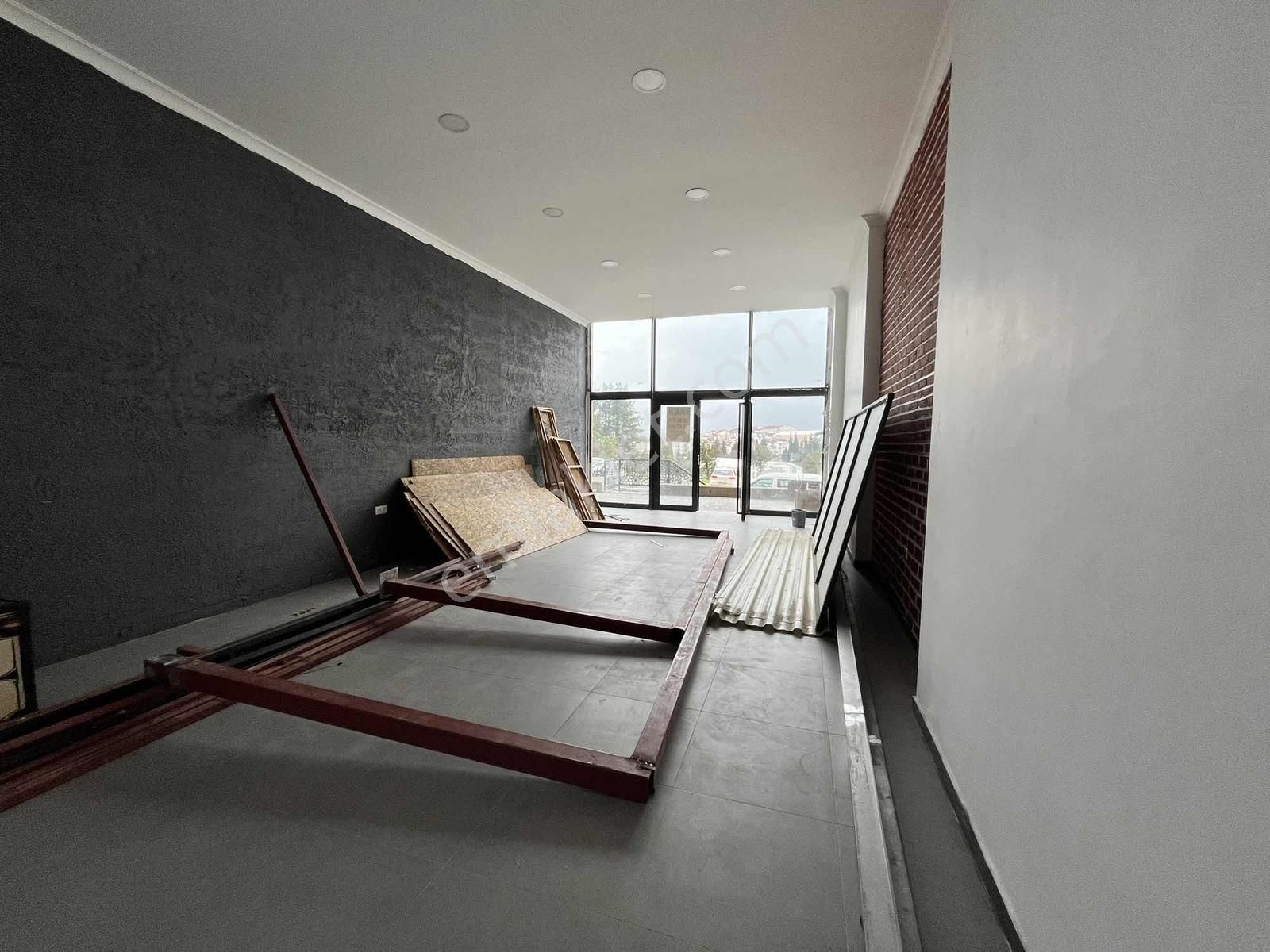 Yaşam Gayrimenkulden Kiralık Dükkan - Görsel 21