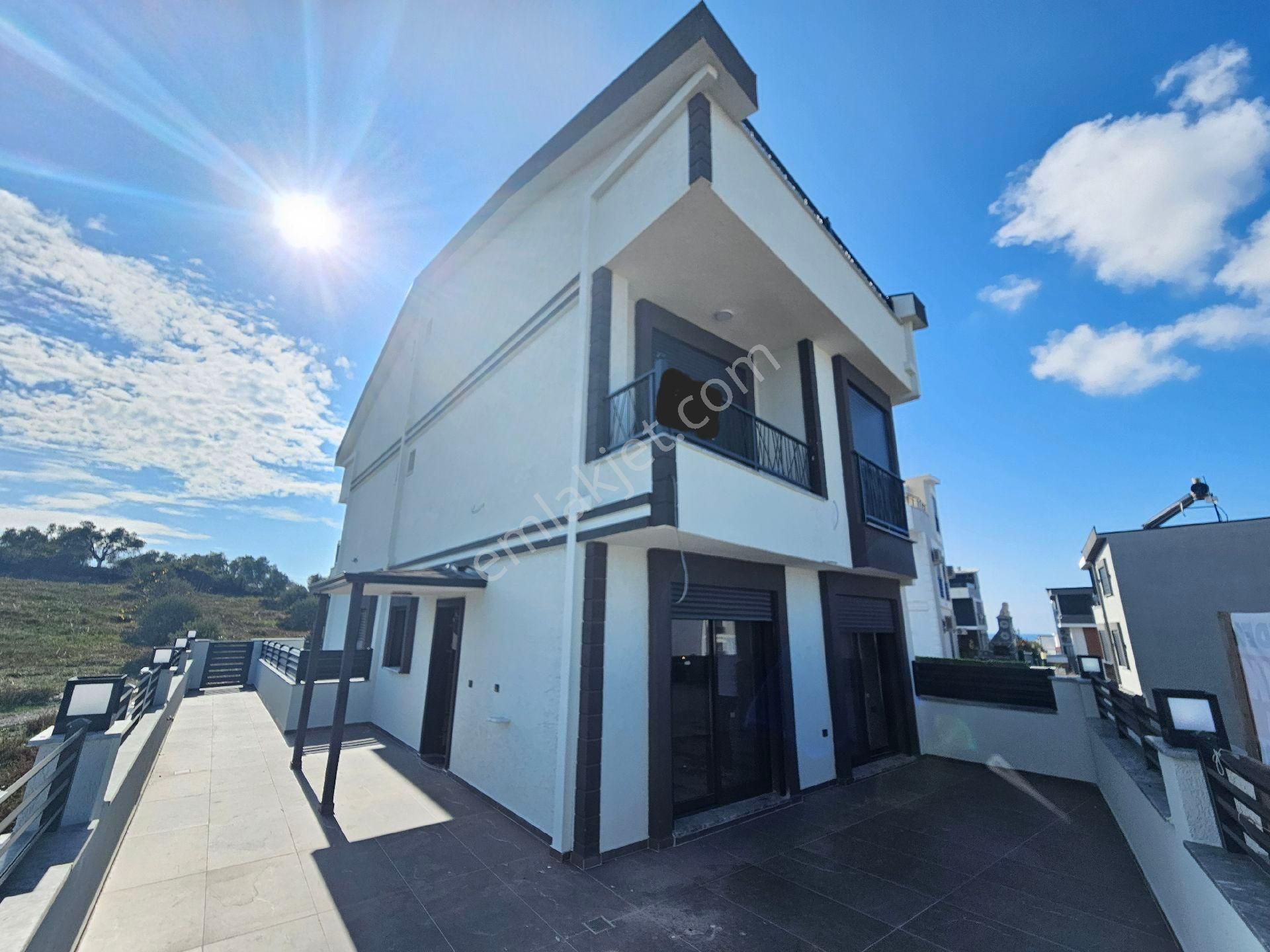 Didim Hisar Mah. Satılık 3+1 Triplex Villa