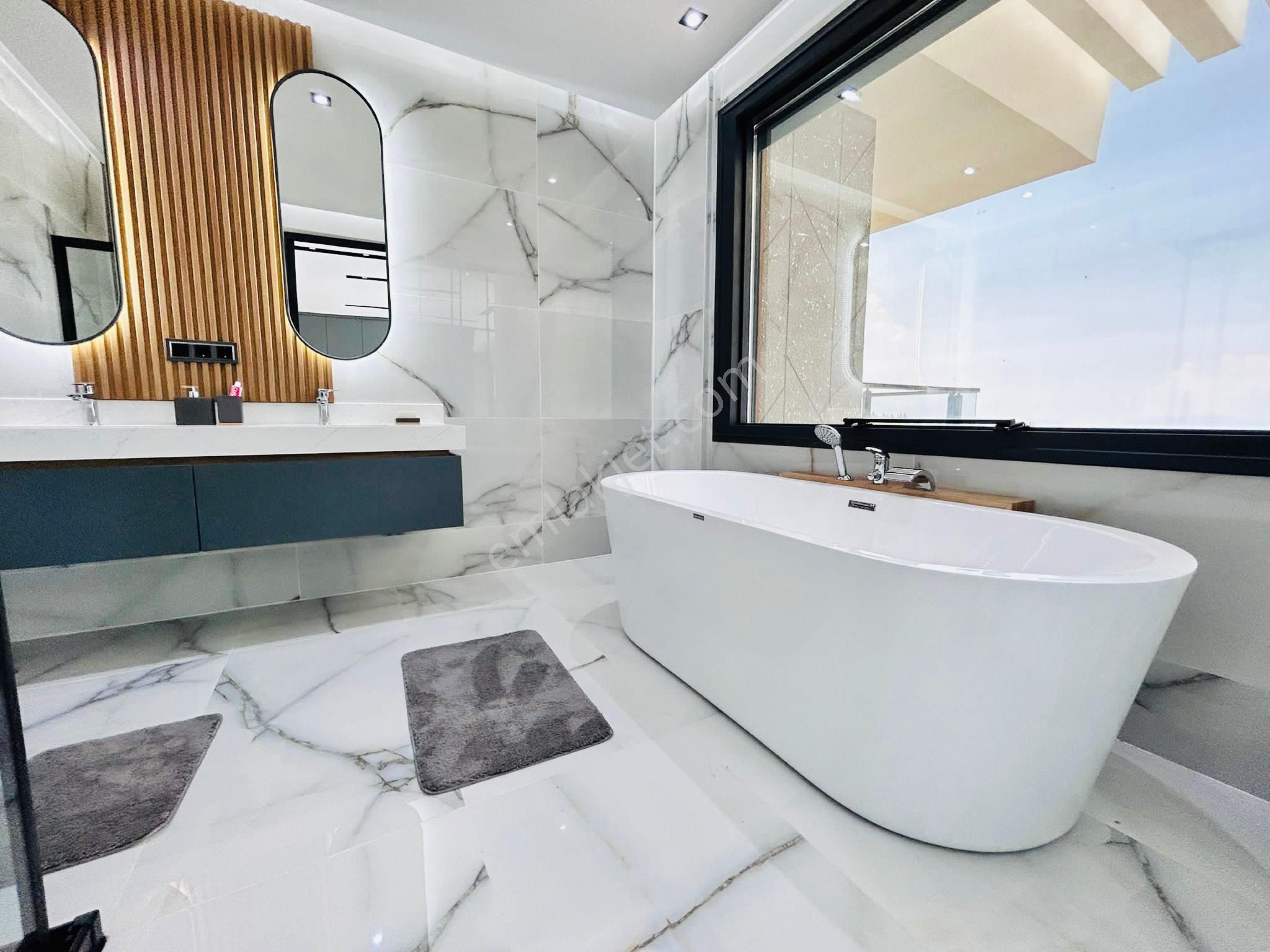 Soğucakta Full Manzaralı Özel Havuzlu Büyük Villa - Görsel 28