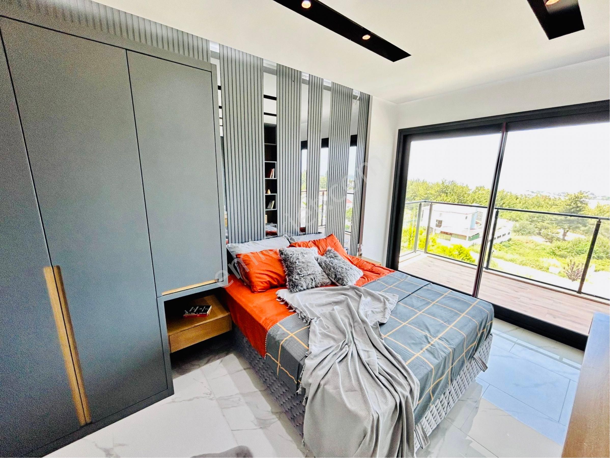 Soğucakta Full Manzaralı Özel Havuzlu Büyük Villa - Görsel 13