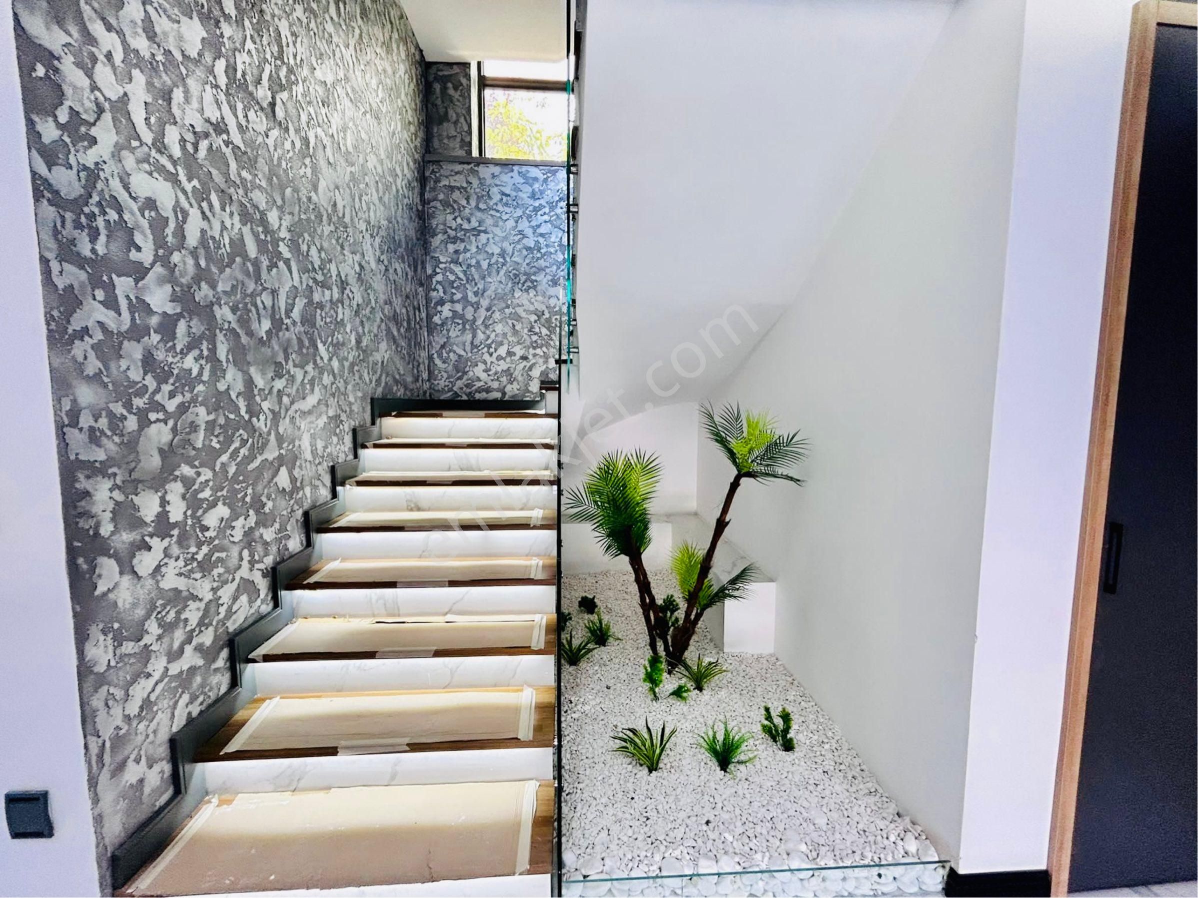 Soğucakta Full Manzaralı Özel Havuzlu Büyük Villa - Görsel 24