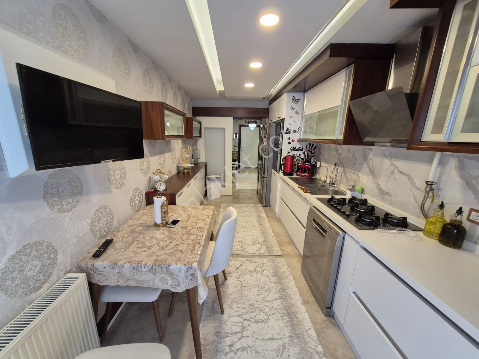 Delux'den Hürriyet Mah.'de Cadde Cepheli Satılık Lux 3+1 Daire - Görsel 7