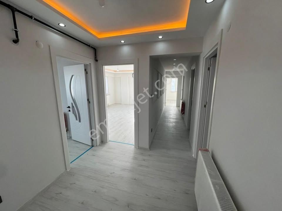 Aydın / Nazilli – Eski Devlet Hastanesi Mevkii Köşebaşı, Geniş Ve Aydınlık 3+1 Satılık Daire - Görsel 4