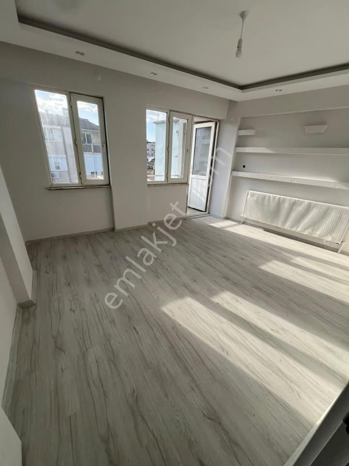 Aydın / Nazilli – Eski Devlet Hastanesi Mevkii Köşebaşı, Geniş Ve Aydınlık 3+1 Satılık Daire - Görsel 15