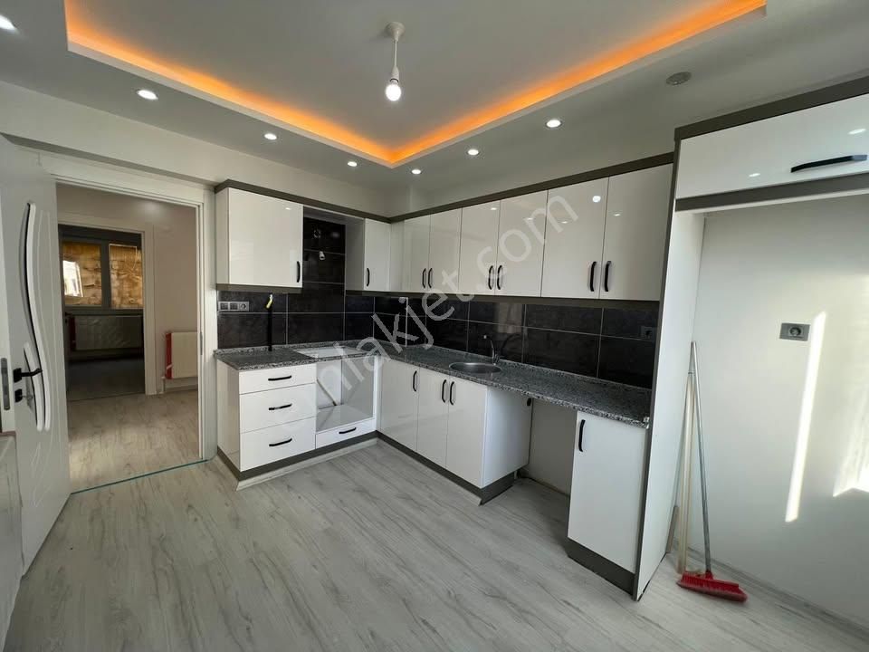 Aydın / Nazilli – Eski Devlet Hastanesi Mevkii Köşebaşı, Geniş Ve Aydınlık 3+1 Satılık Daire - Görsel 16