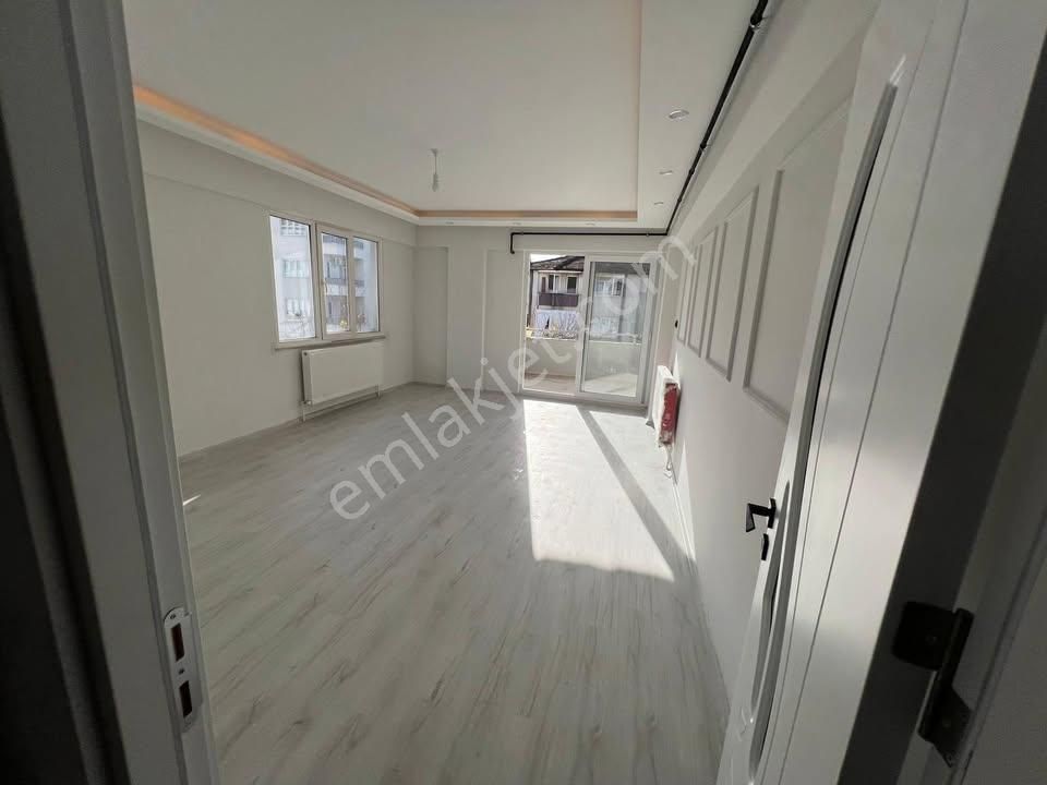 Aydın / Nazilli – Eski Devlet Hastanesi Mevkii Köşebaşı, Geniş Ve Aydınlık 3+1 Satılık Daire