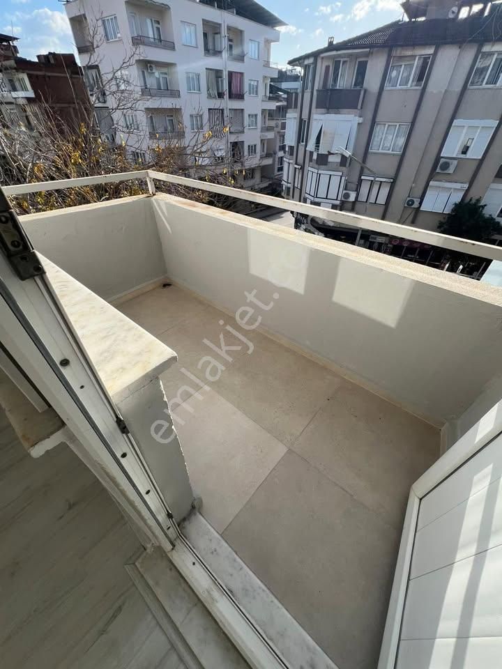 Aydın / Nazilli – Eski Devlet Hastanesi Mevkii Köşebaşı, Geniş Ve Aydınlık 3+1 Satılık Daire - Görsel 18