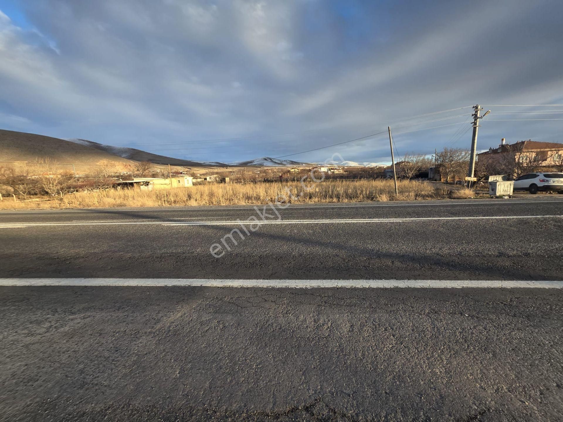 Sazlıca Yeni Mah. Anayola Sıfır 3 Cephe Yol 1090 M2 Satılık Arsa Cm Emlaktan - Görsel 4