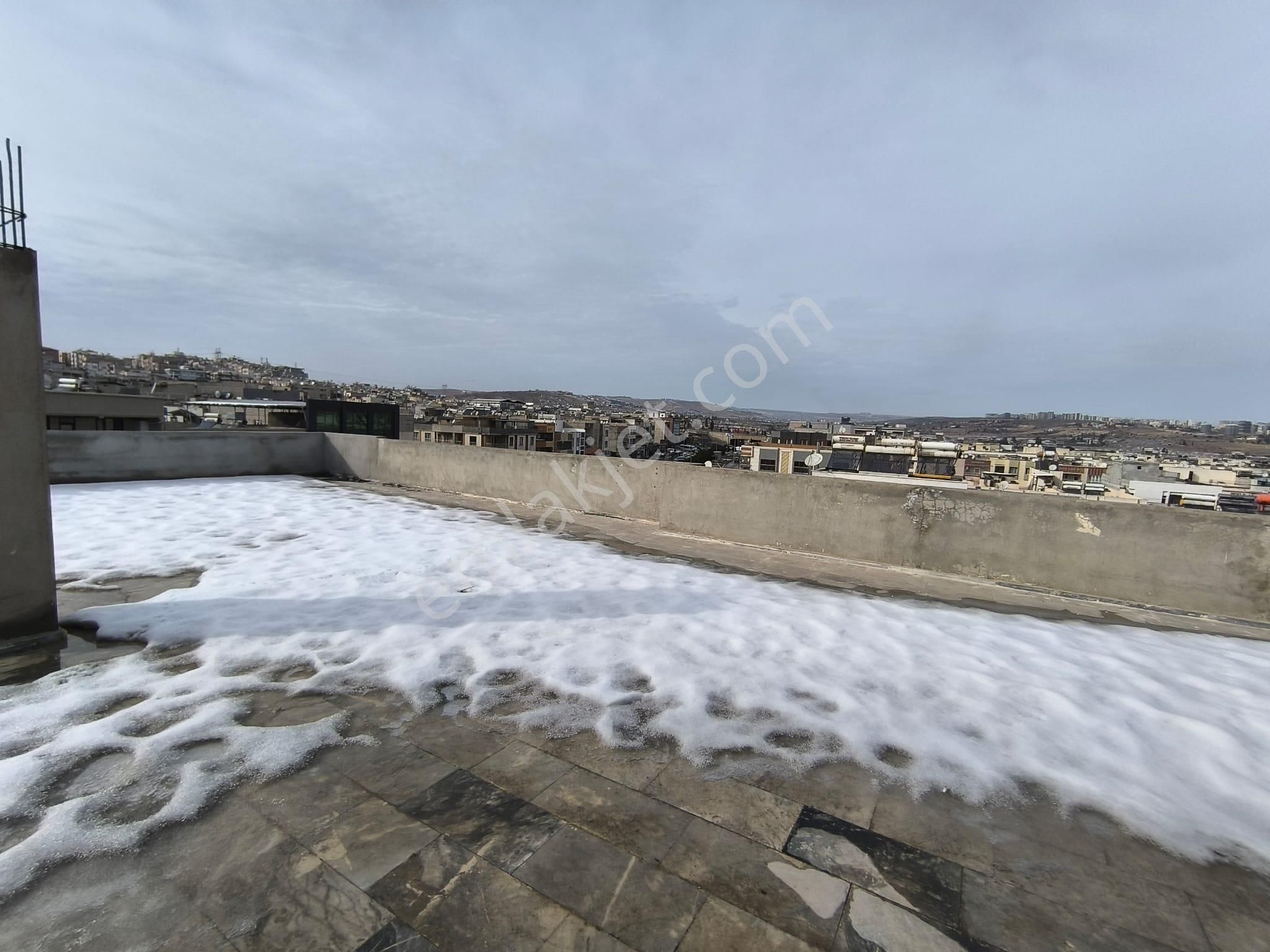 World İlkevim'den Açıksu Caddesin Ana Cadde Üzerinde 5 Katl Kiralıkı İş Binası - Görsel 7