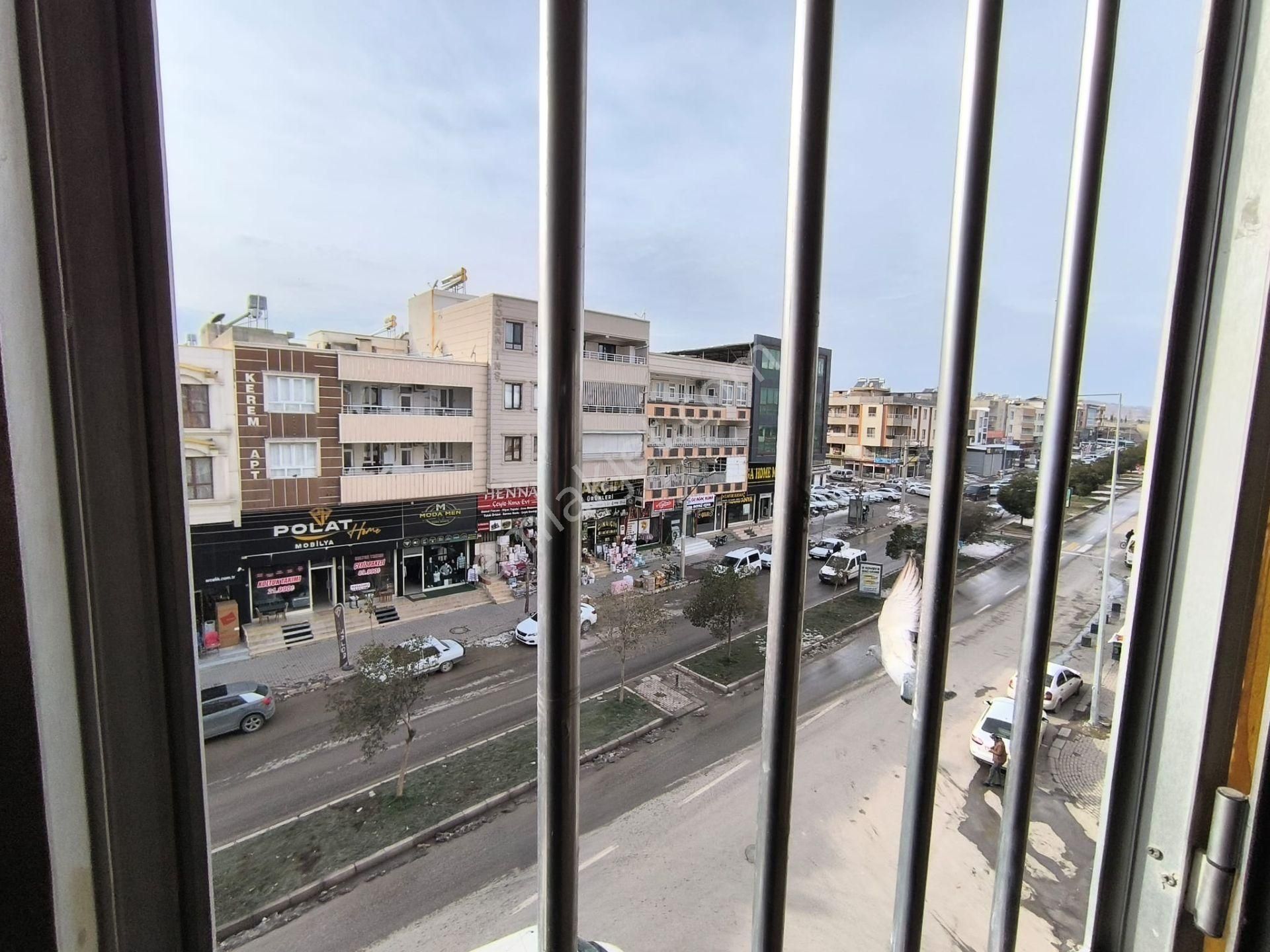 World İlkevim'den Açıksu Caddesin Ana Cadde Üzerinde 5 Katl Kiralıkı İş Binası - Görsel 13