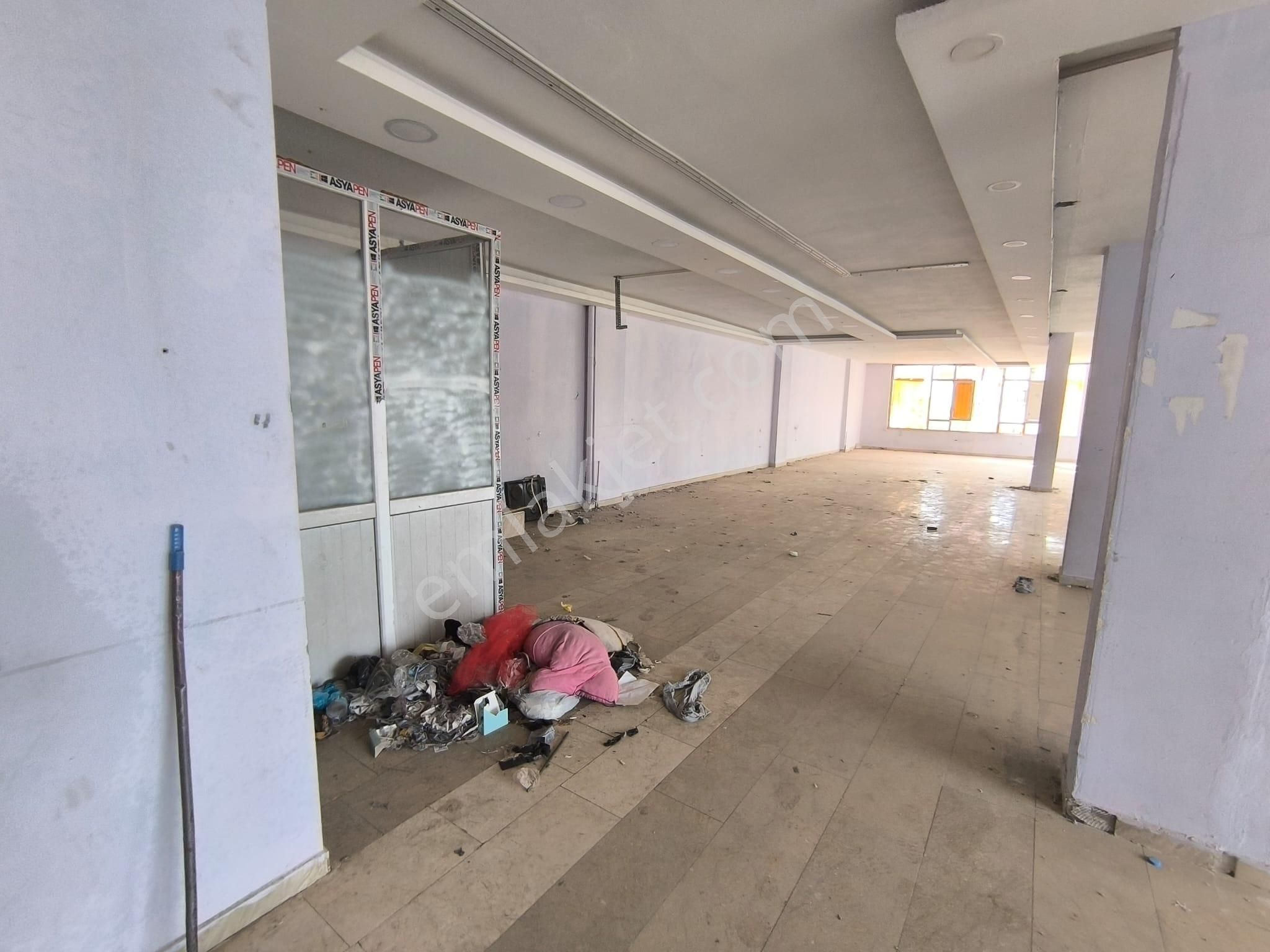 World İlkevim'den Açıksu Caddesin Ana Cadde Üzerinde 5 Katl Kiralıkı İş Binası - Görsel 2