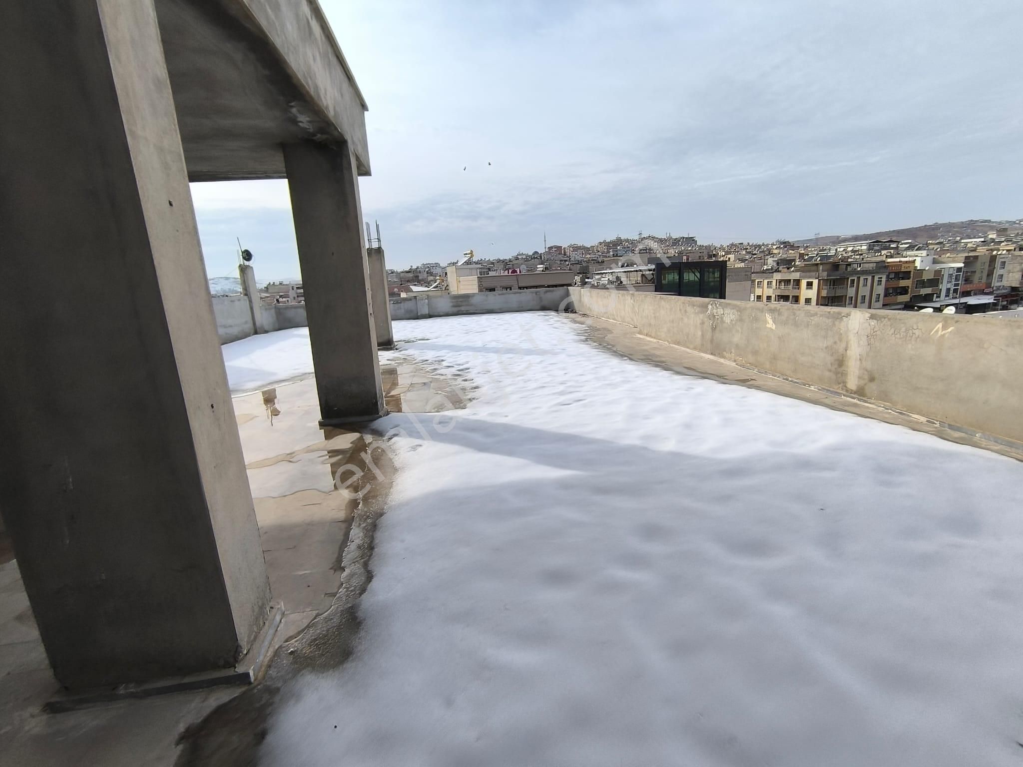 World İlkevim'den Açıksu Caddesin Ana Cadde Üzerinde 5 Katl Kiralıkı İş Binası - Görsel 8