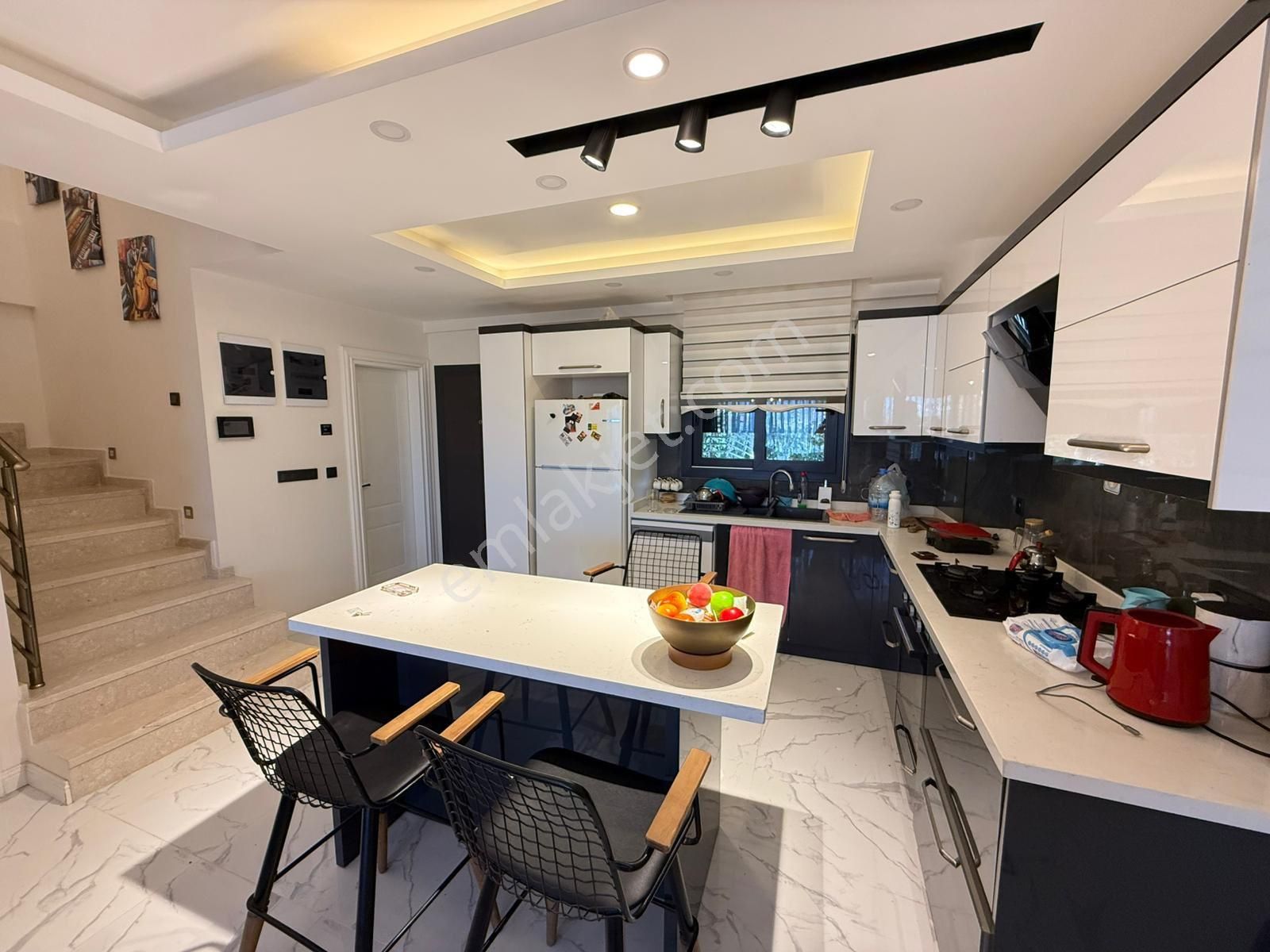 Davutlarda Havuzlu Site İçerisinde Eşyalı Villa - Görsel 12