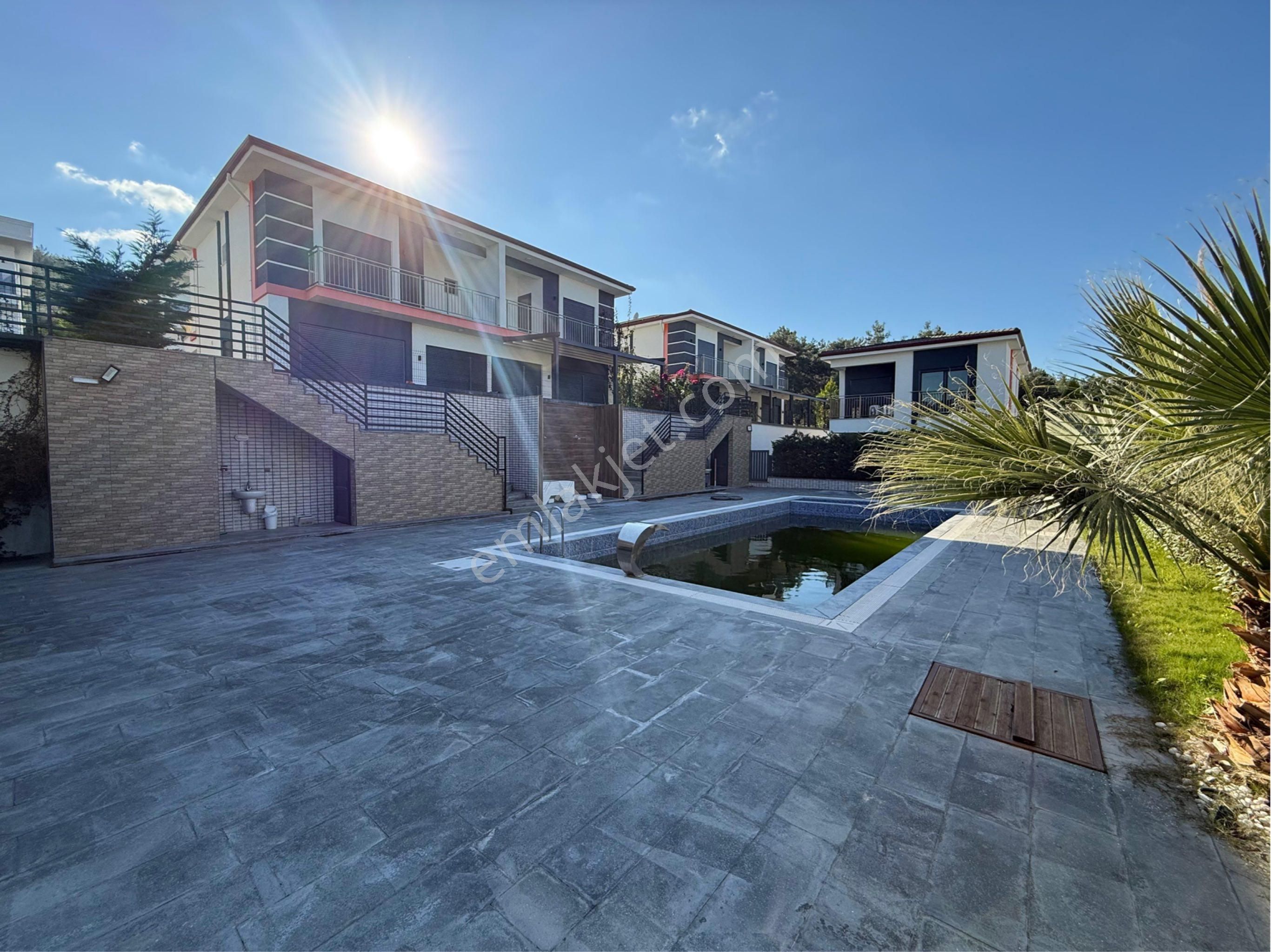 Davutlarda Havuzlu Site İçerisinde Eşyalı Villa - Görsel 4