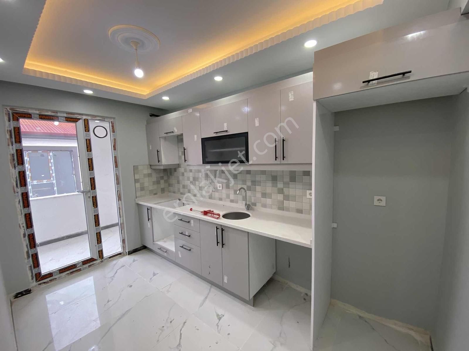Tuğradan Hatip Mahallesinde 2+1 Sıfır Lüx Satılık Daire