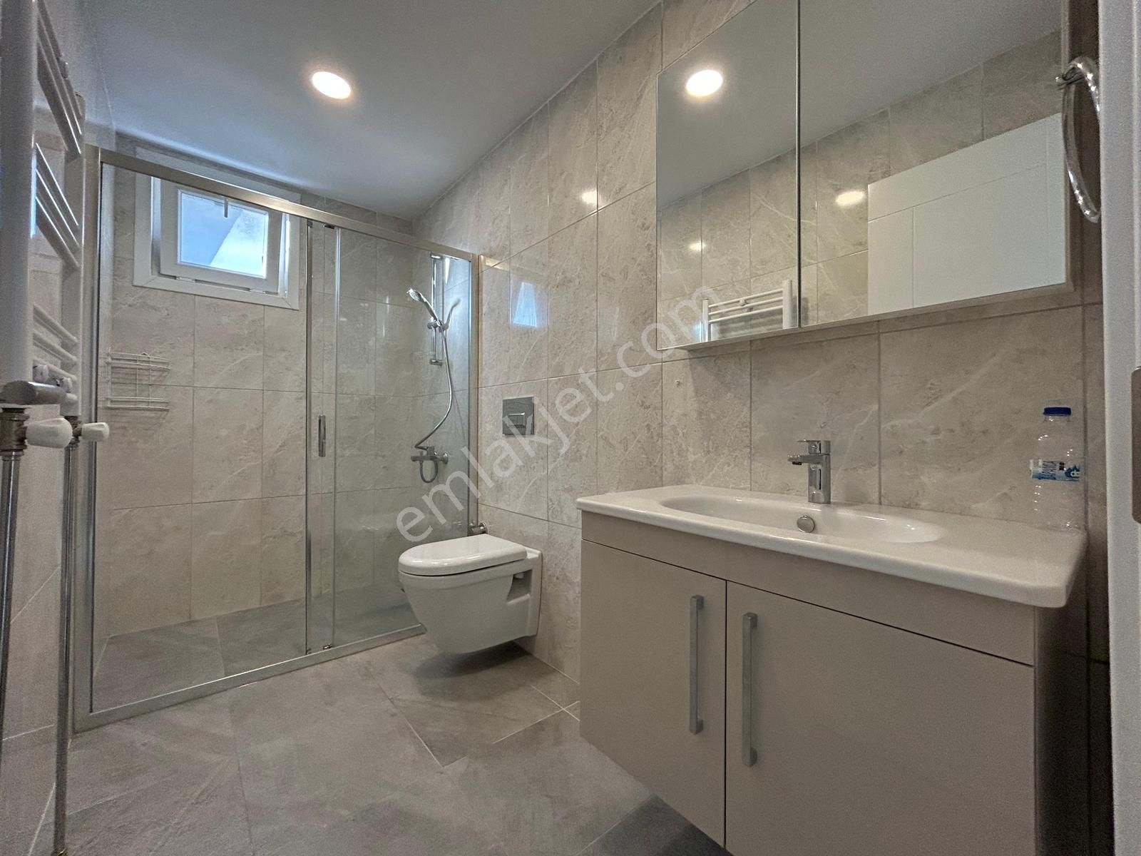 Caddebostan Da 60.yıl Parkına Komşu Ebeveyn Banyolu İskanlı 1+1 - Görsel 14