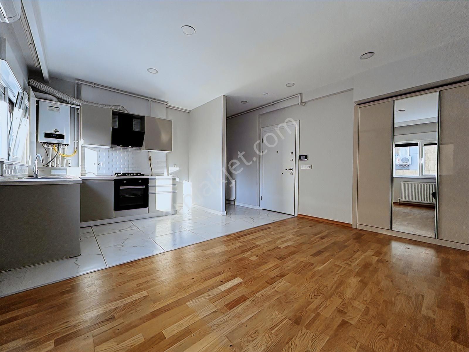 Caddebostan Da 60.yıl Parkına Komşu Ebeveyn Banyolu İskanlı 1+1 - Görsel 12