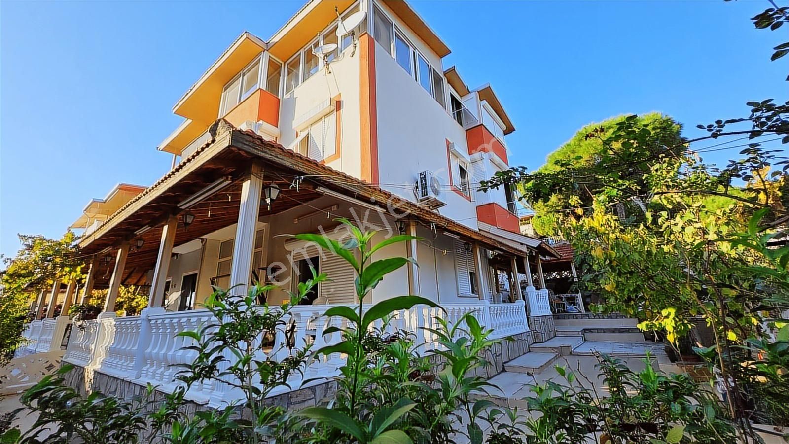 Seferihisar Akarca'da Bahçeli Köşe Konum 6+1 Triblex Villa - Görsel 34