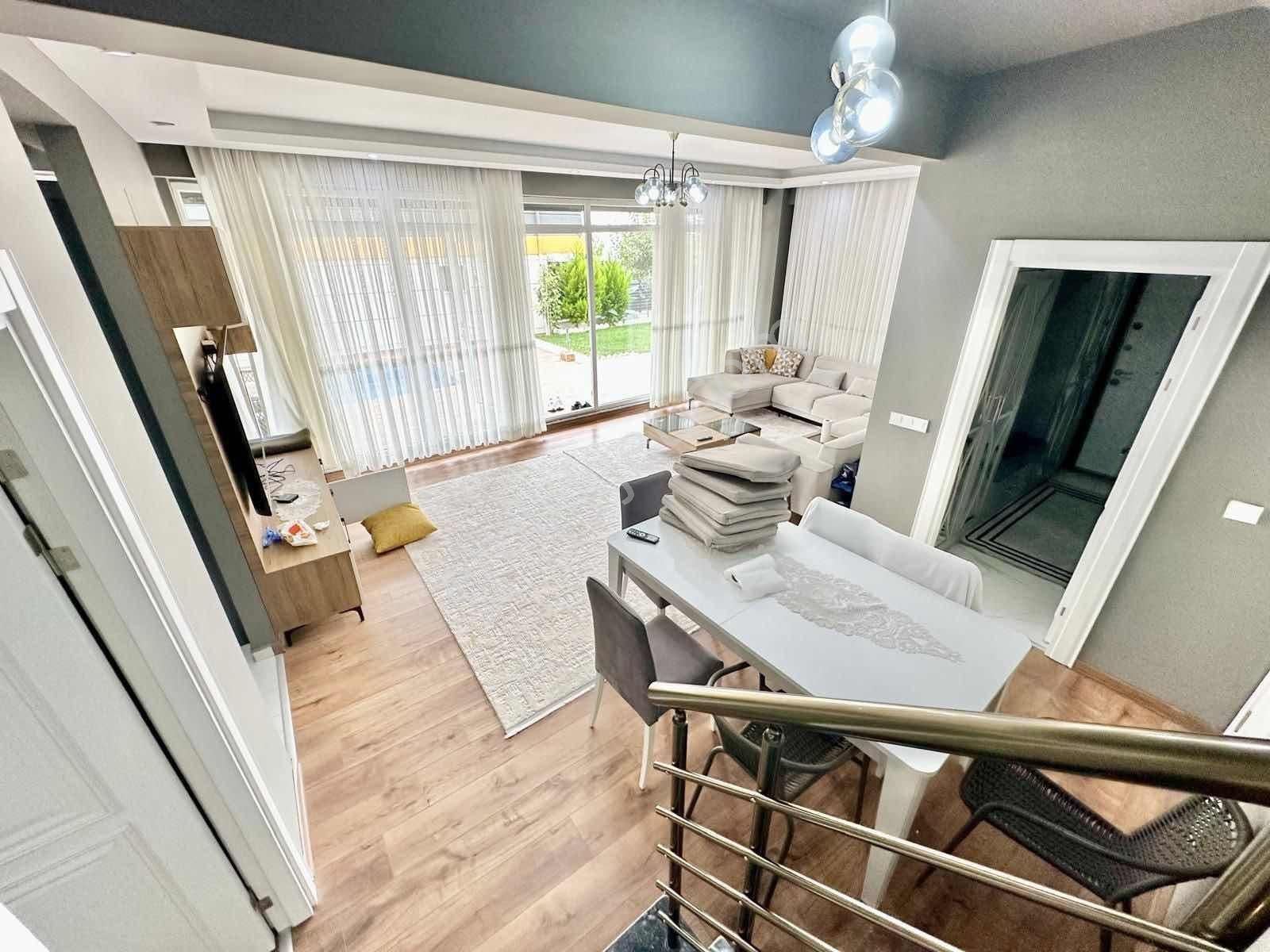 Megeden Denize Sıfır Site İçerisinde Satılık Havuzlu Villa - Görsel 10