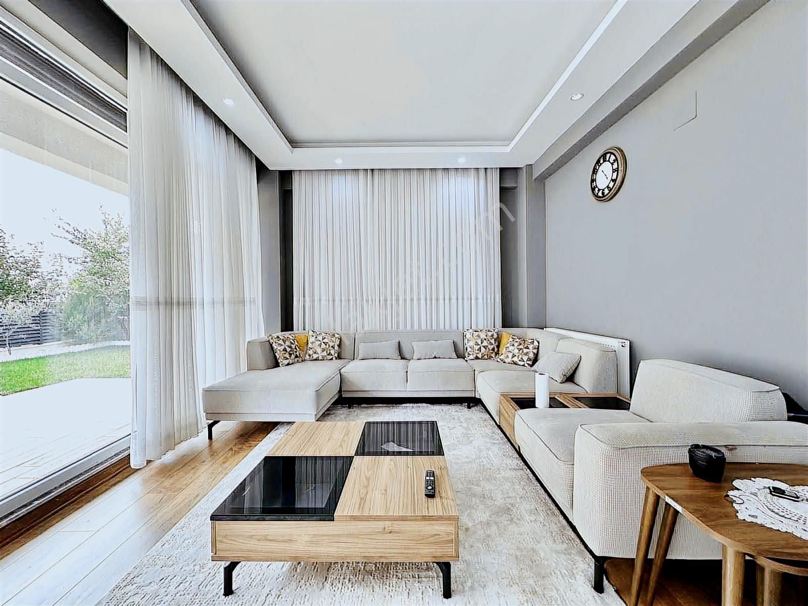 Megeden Denize Sıfır Site İçerisinde Satılık Havuzlu Villa - Görsel 32