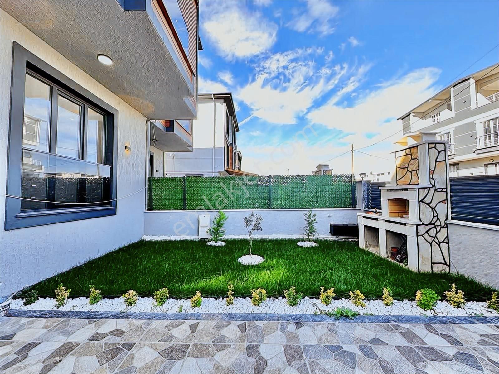 Megeden Yeniçiftlikte Yola Cepheli Satılık Villa - Görsel 2