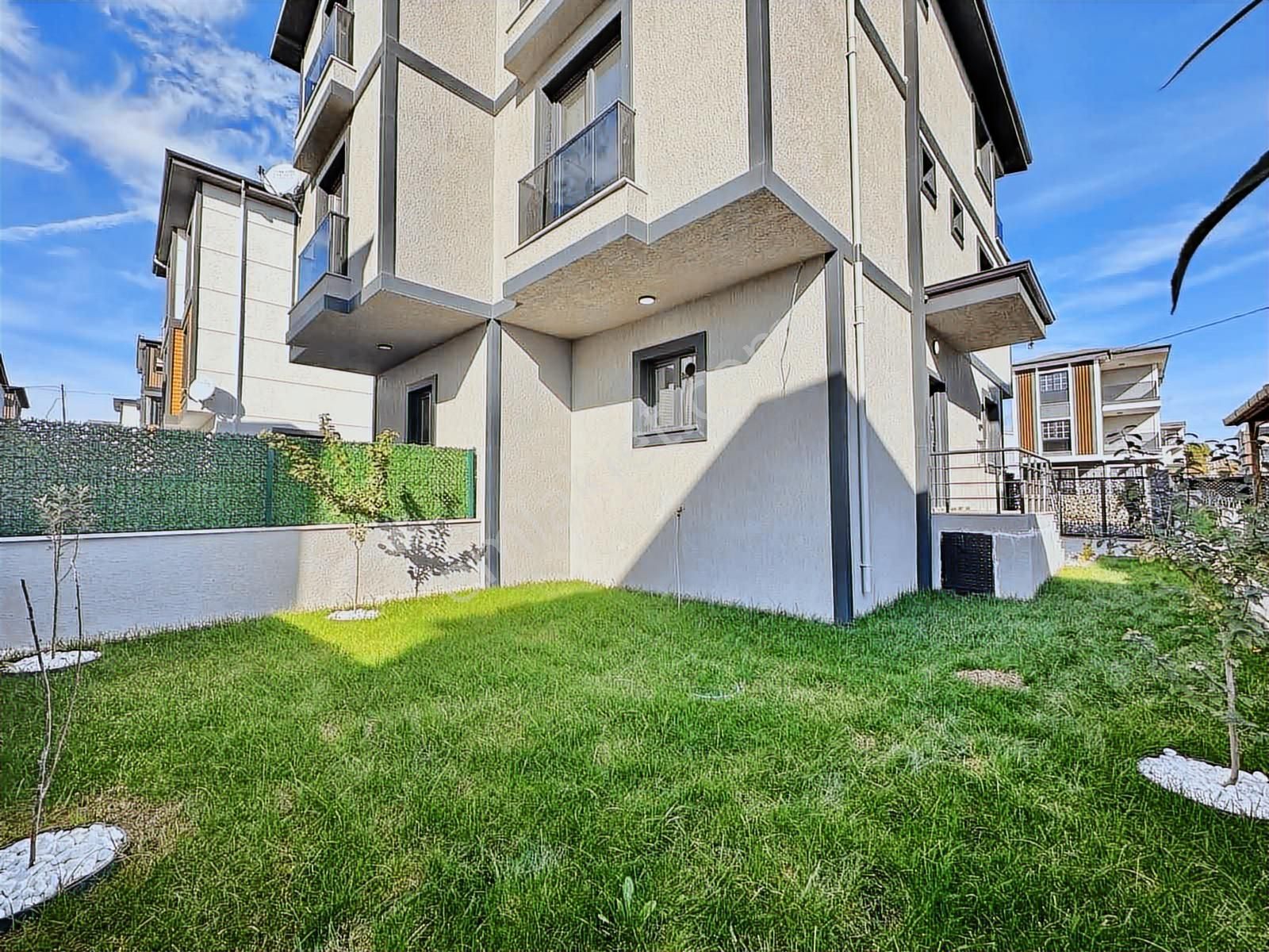 Megeden Yeniçiftlikte Yola Cepheli Satılık Villa - Görsel 31
