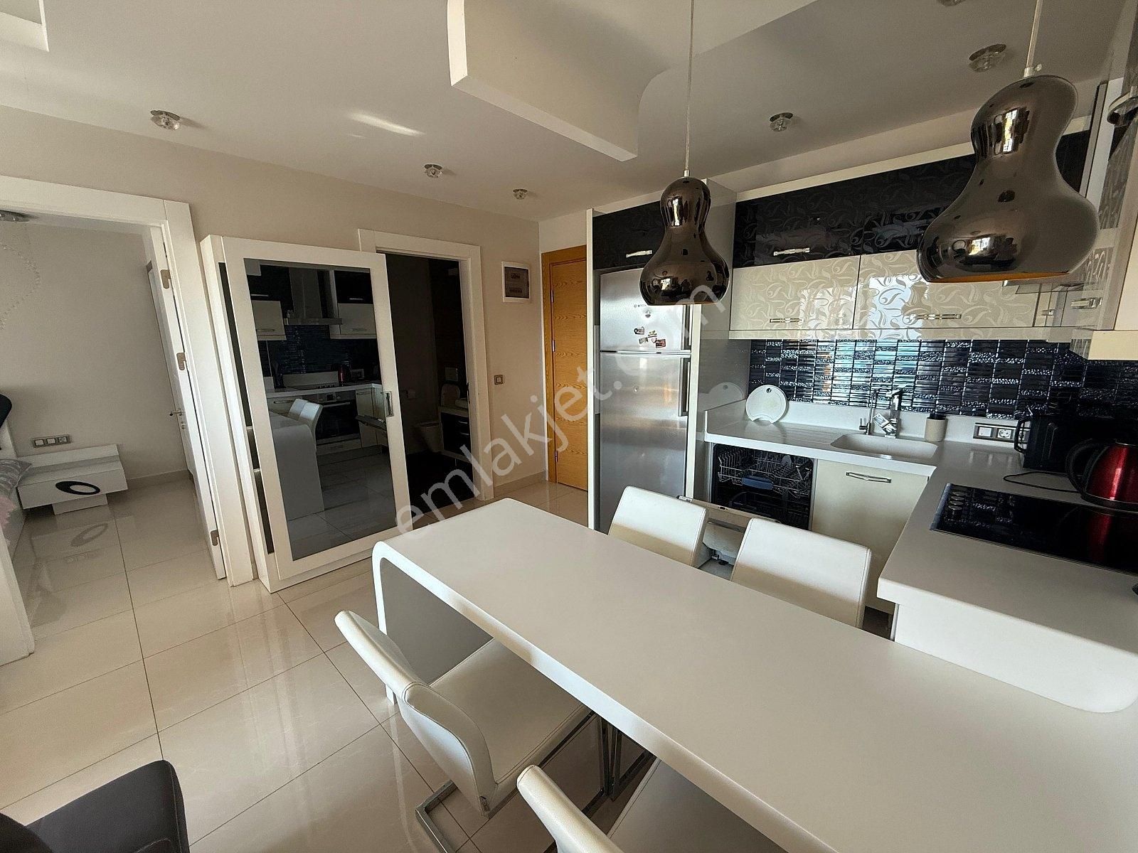 Azura Park Sitesi'nde Deniz Manzaralı Daire | Tekce - Görsel 14