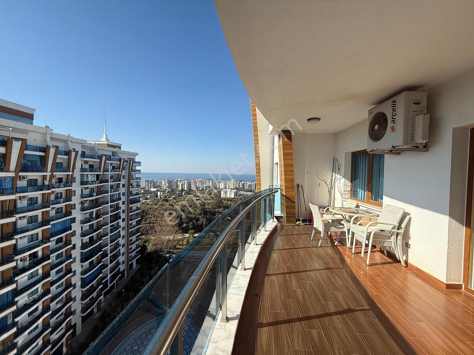 Azura Park Sitesi'nde Deniz Manzaralı Daire | Tekce - Görsel 4