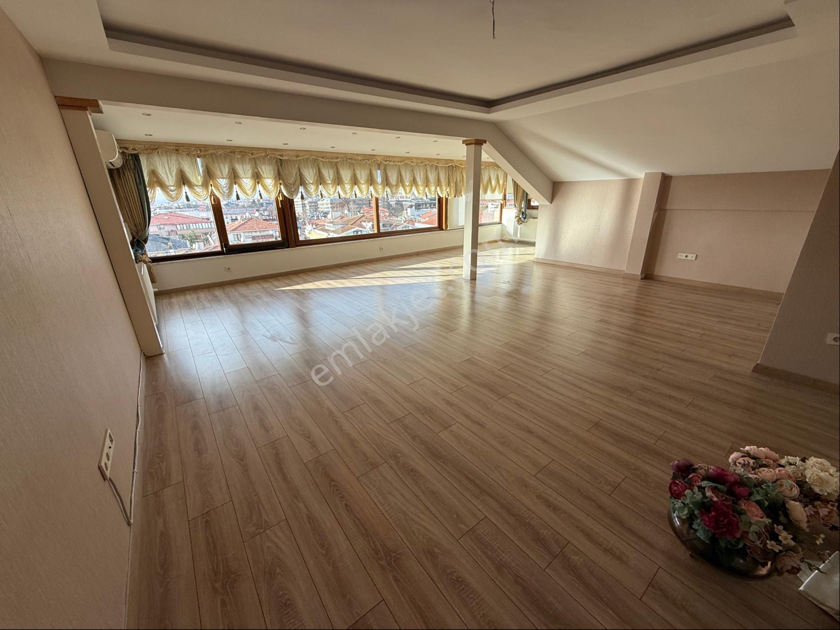 Altunizade 3+1 Boş Manzaralı Daire