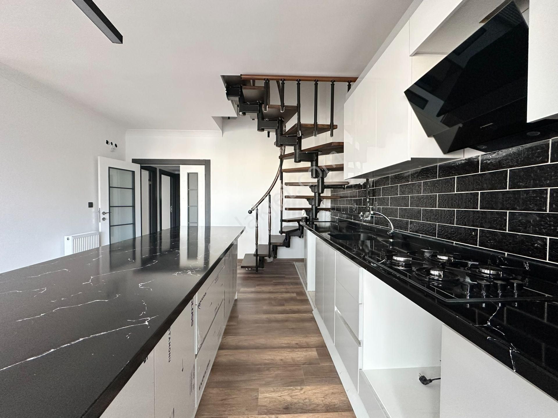 Mehmet Zengin Emlak'tan Hastane Yakını, Ultra Lüks, Sıfır 3.kat 4+1 Dubleks Daire - Görsel 4