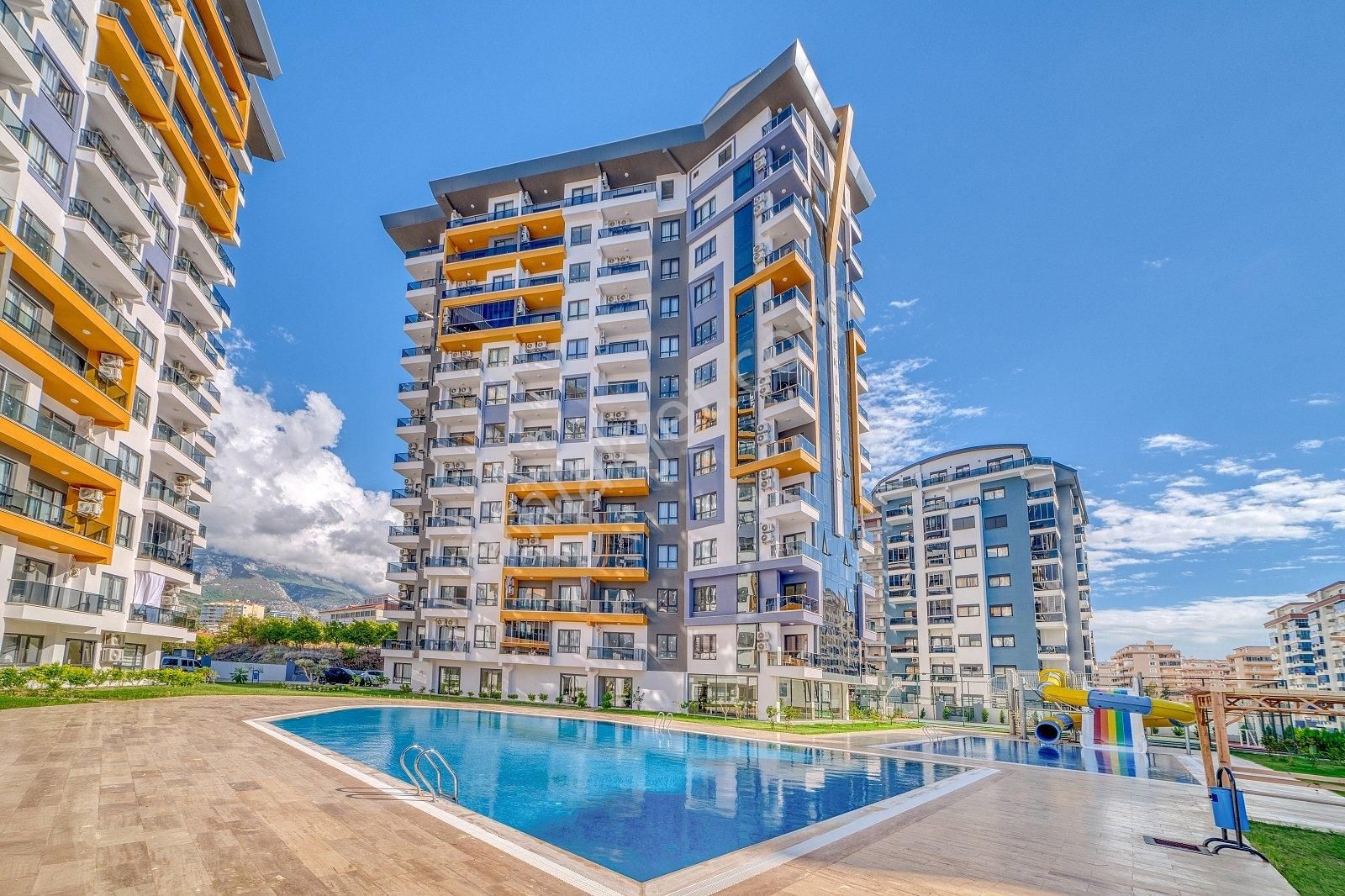 Mahmutlar'da Merkezi Konumda Eşyalı Daire | Tekce