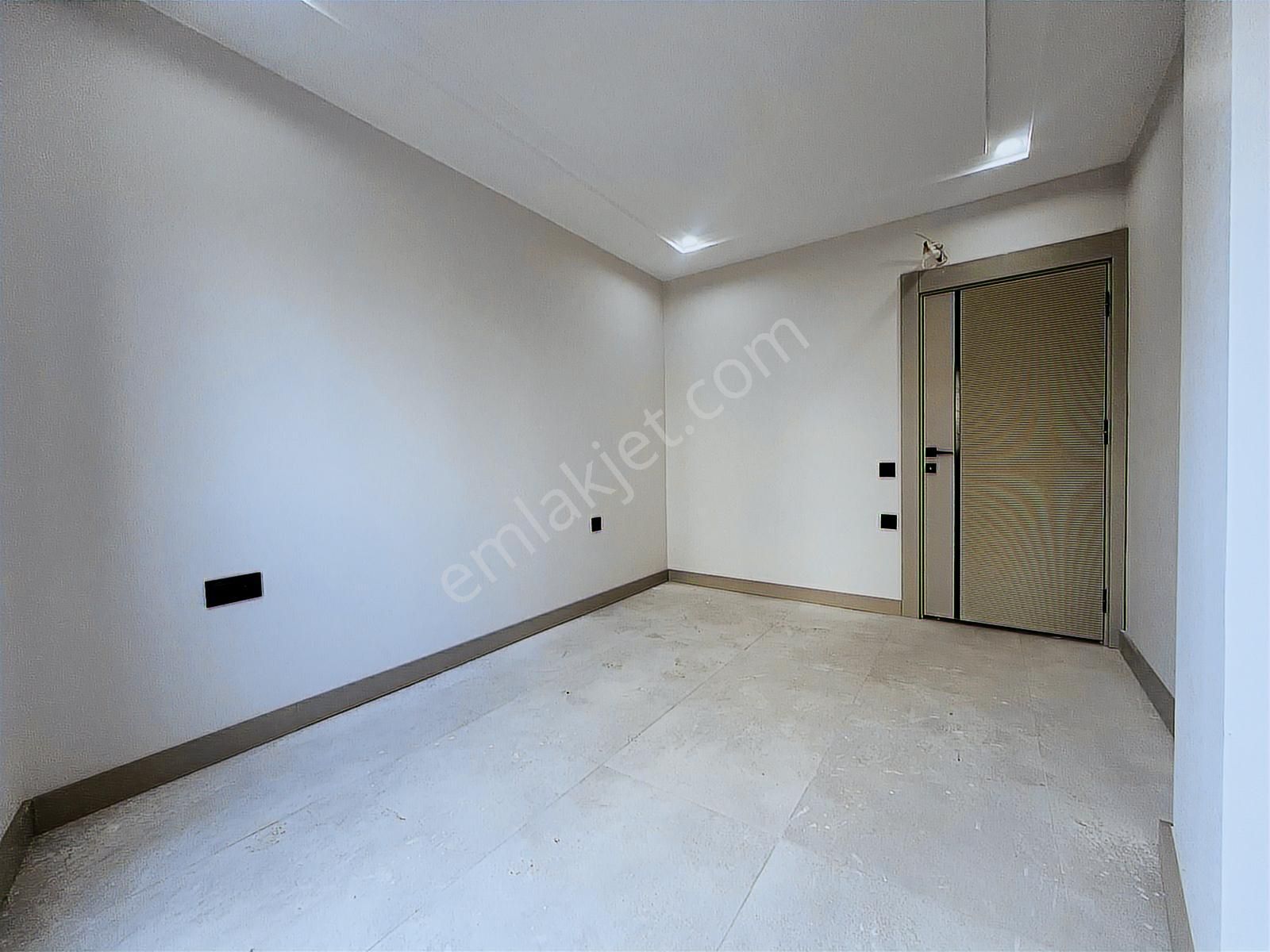 Konyaaltı Toros Mahallesi Cadde Üzeri 1+1 Kiralık Ofise Uygun - Görsel 4