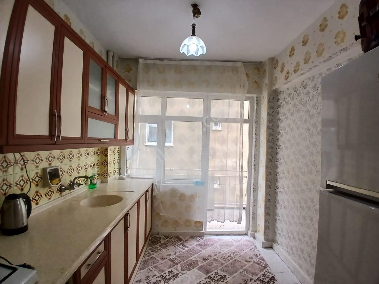 Akçay Emlak'tan Akşehir Mualla Nigar Ortaokulu Civarı Ara Kat Satılık Geniş 2+1 Daire - Görsel 3