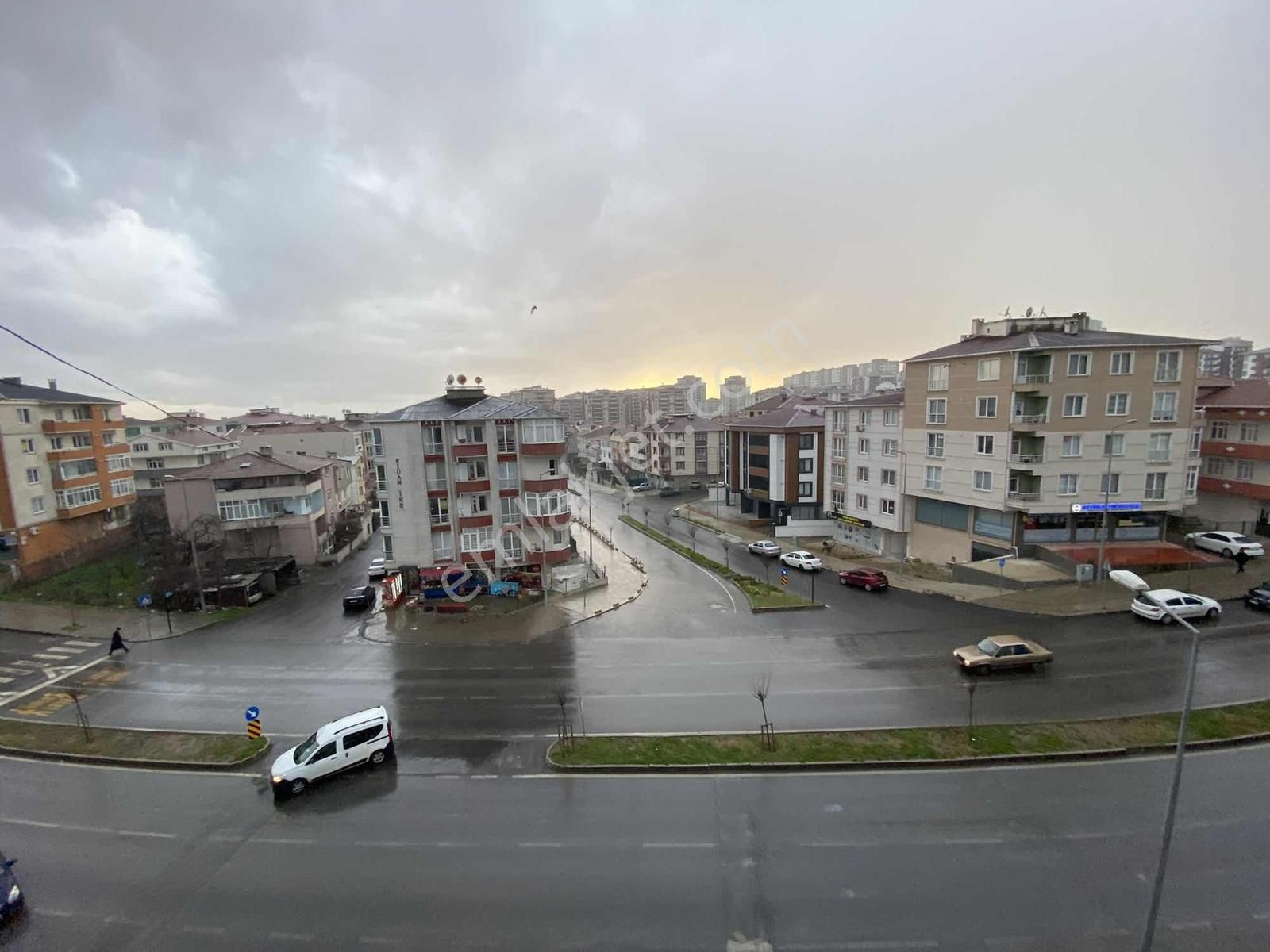 Tuğradan Bulvara Cephe 3 Tarafı Açık 2+1 Satılık Daire - Görsel 13