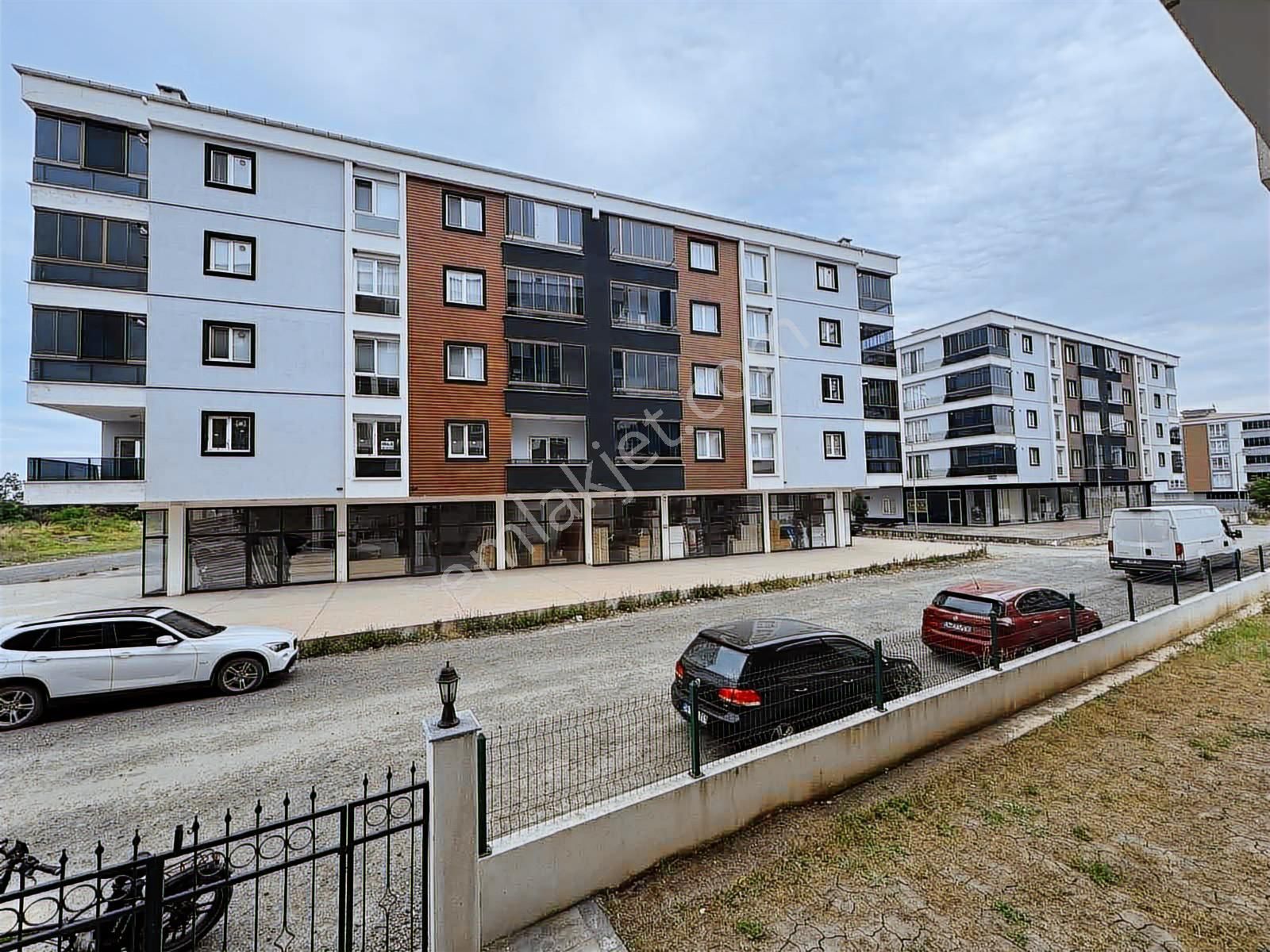 Tekkeköy Kurtuluş Mah 800 M2 Kiracılı Dükkan - Görsel 3