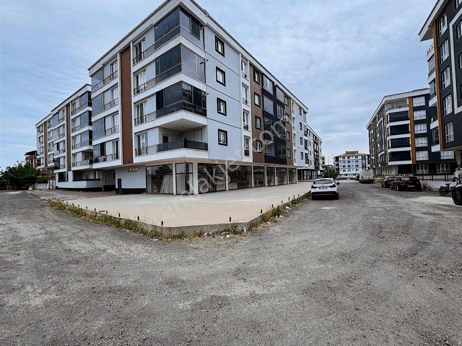 Tekkeköy Kurtuluş Mah 800 M2 Kiracılı Dükkan - Görsel 2