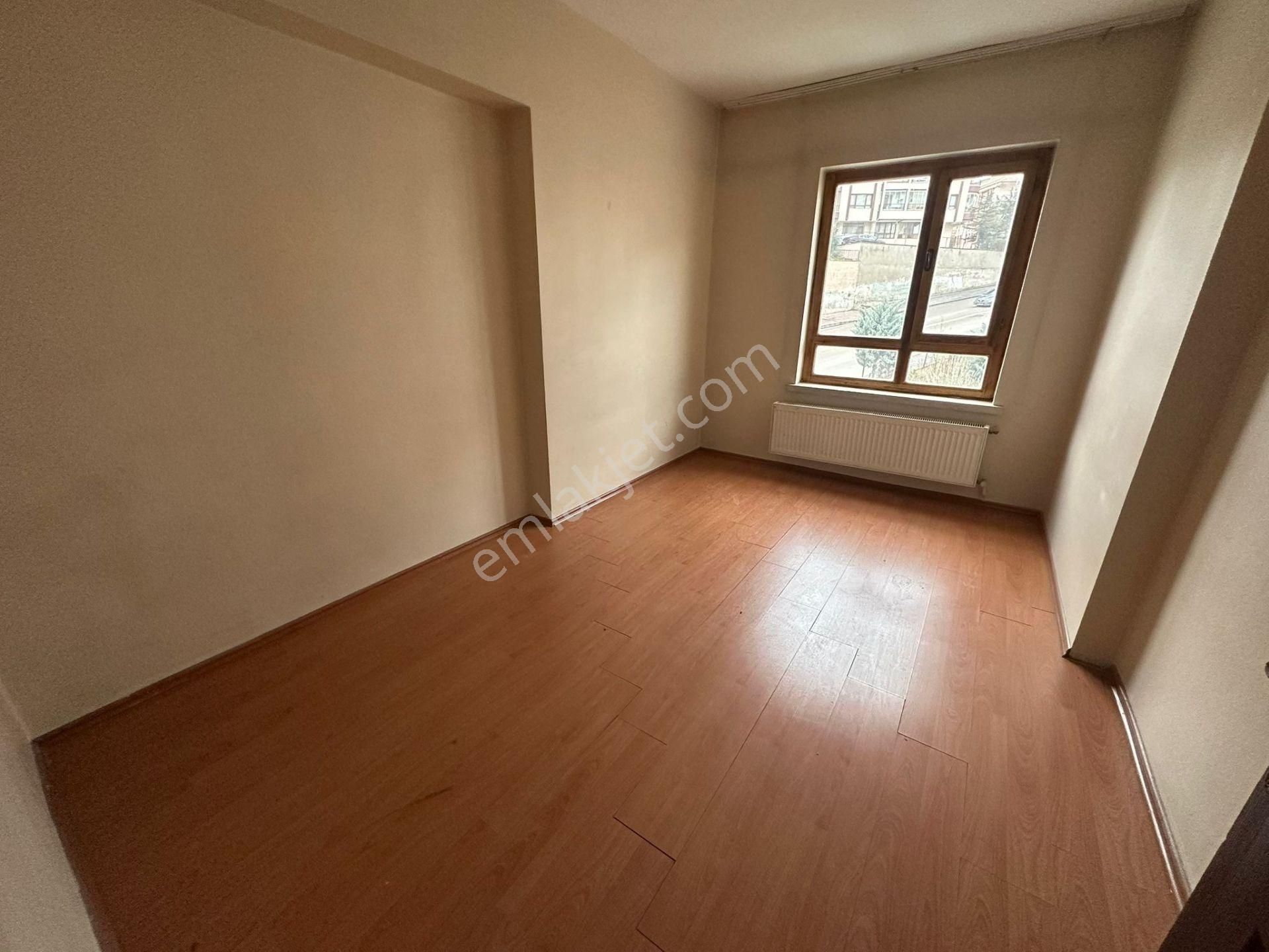 Oymaklar'dan 19 Mayıs Cad. Üzerinde Orta Katta 3+1 Bağımsız - Görsel 14