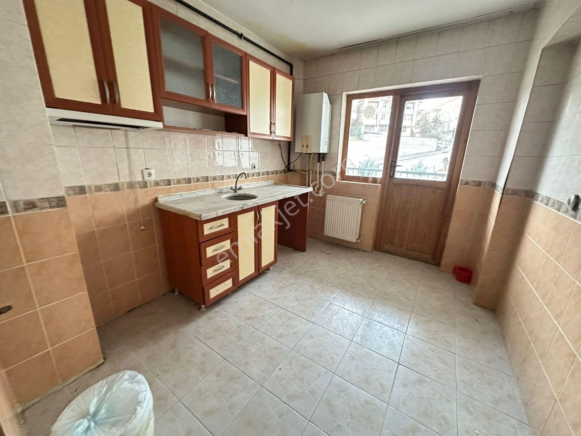 Oymaklar'dan 19 Mayıs Cad. Üzerinde Orta Katta 3+1 Bağımsız - Görsel 10