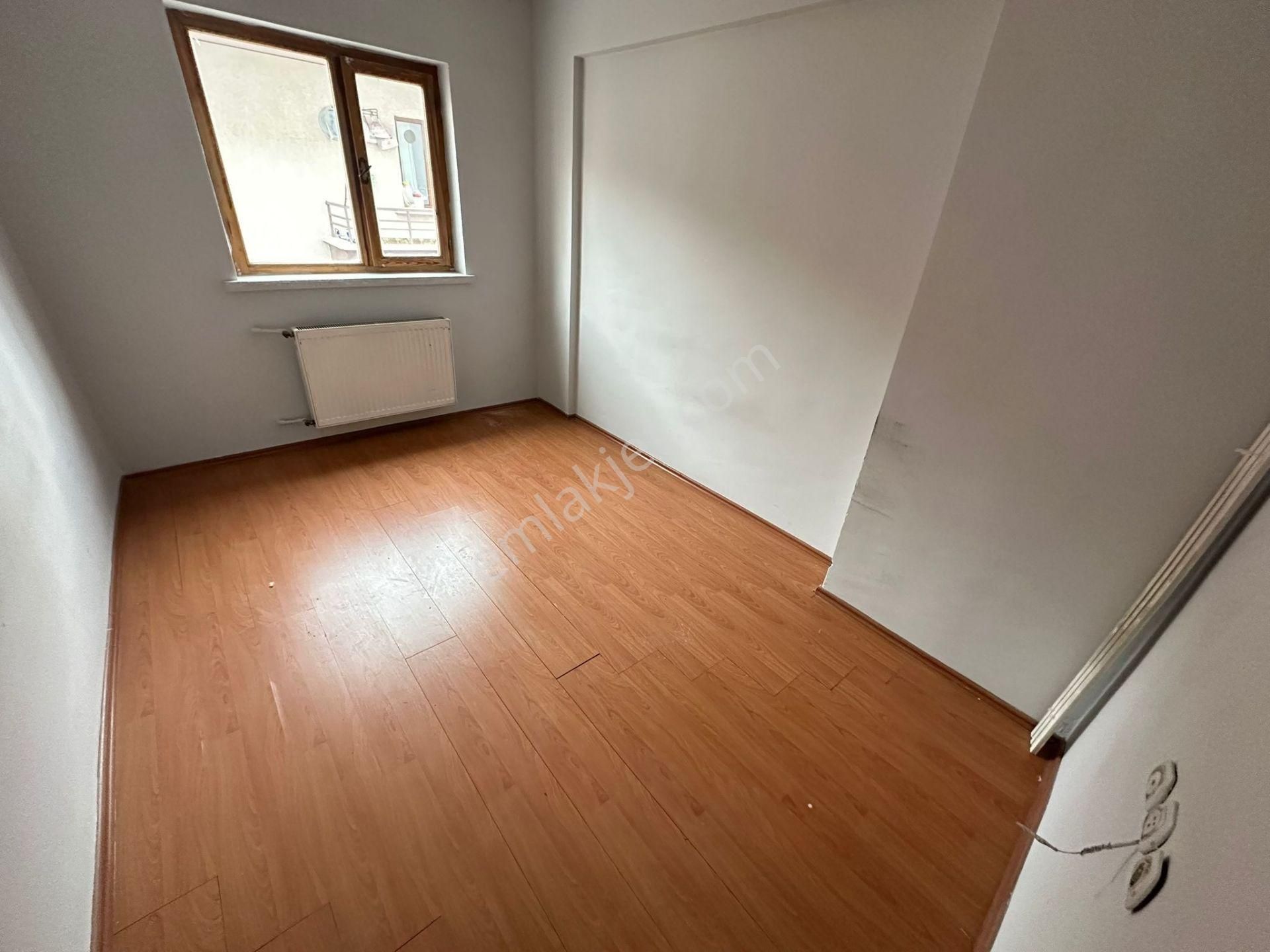 Oymaklar'dan 19 Mayıs Cad. Üzerinde Orta Katta 3+1 Bağımsız - Görsel 24