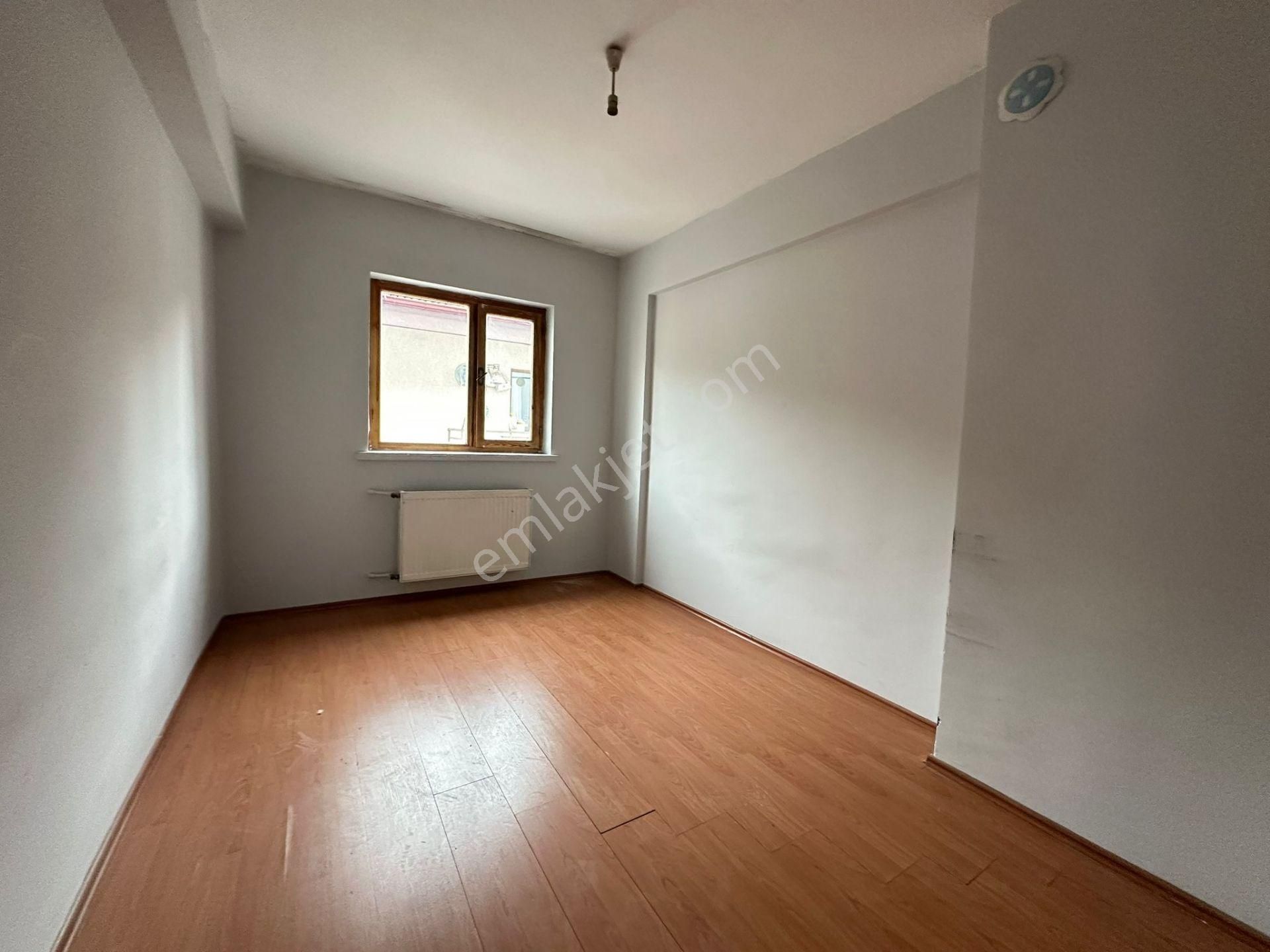 Oymaklar'dan 19 Mayıs Cad. Üzerinde Orta Katta 3+1 Bağımsız - Görsel 13