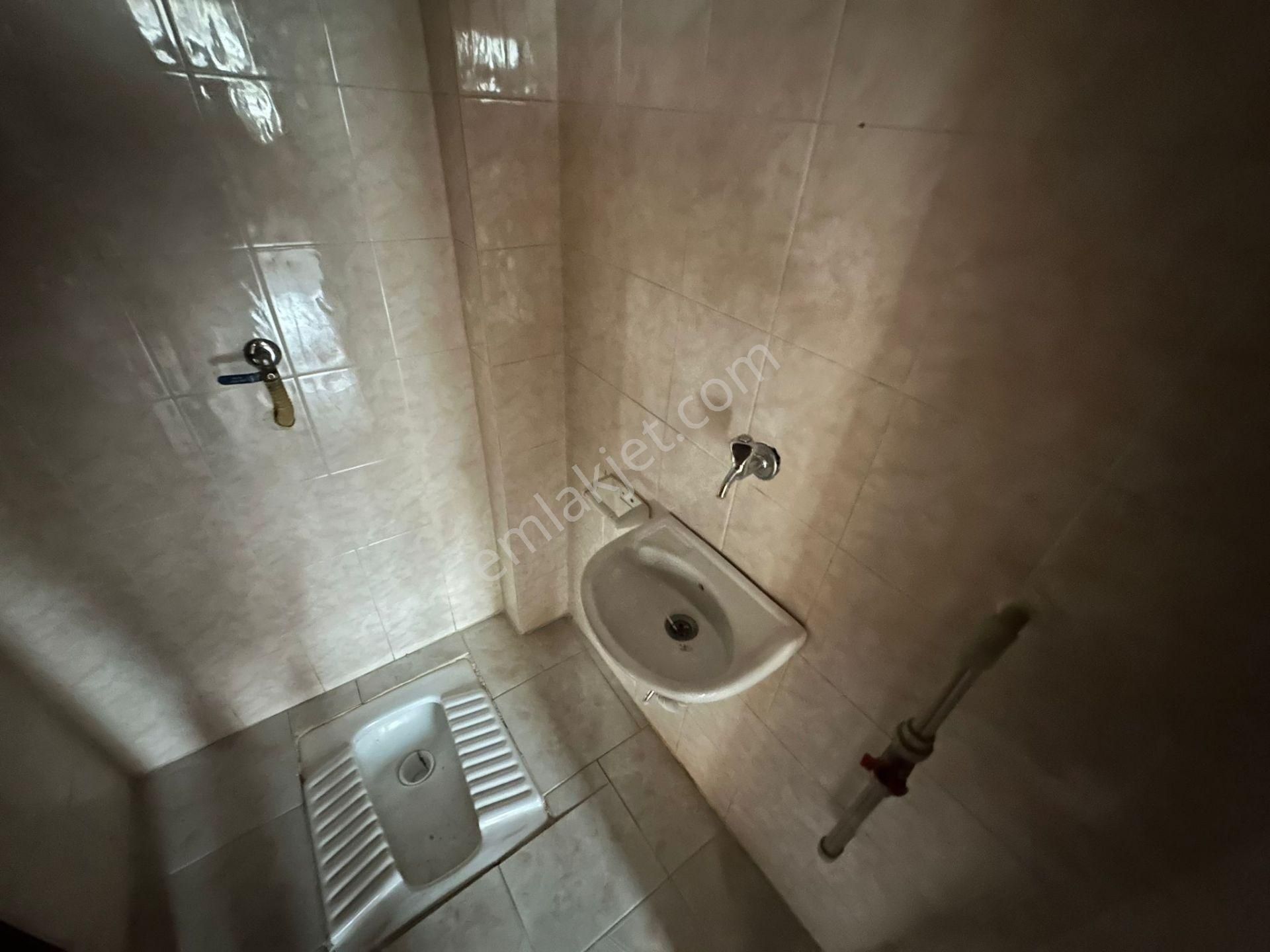 Oymaklar'dan 19 Mayıs Cad. Üzerinde Orta Katta 3+1 Bağımsız - Görsel 16