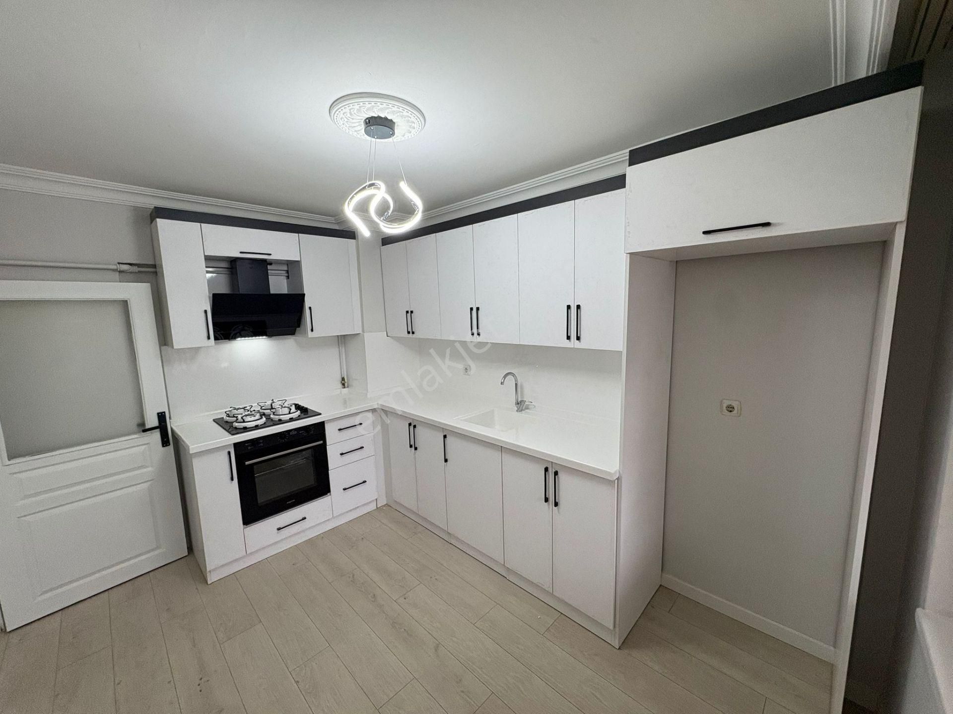 Süvari Mh 3+1 10 Yıllık Kat Konumunda Full+full Yapılı Satılık Daire