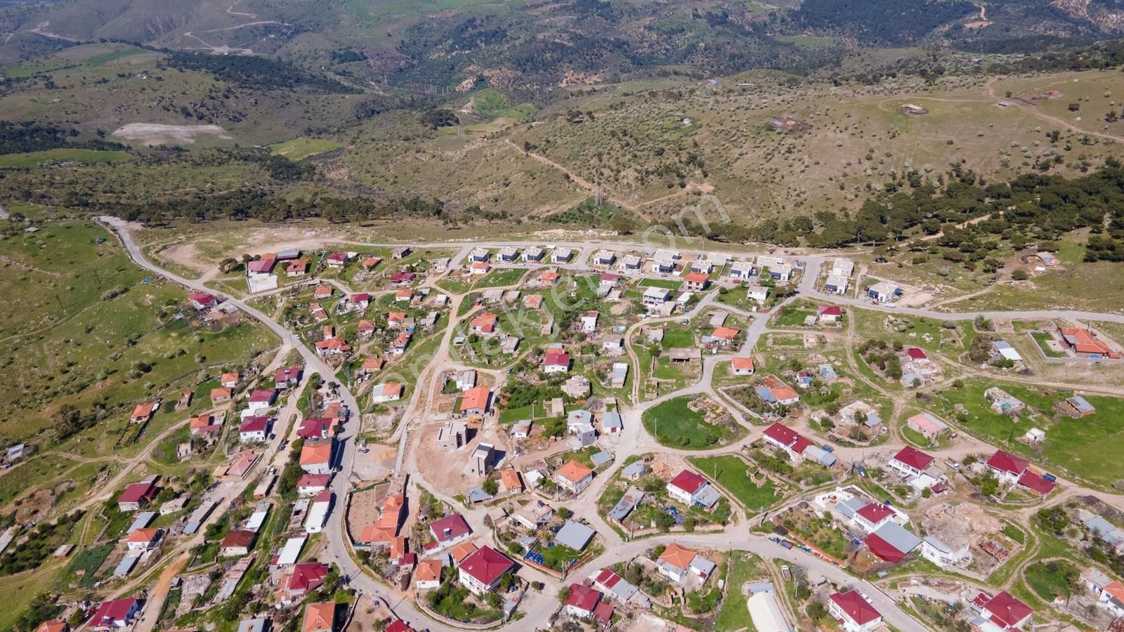 Ayvacık'ta Panoramik Ege Manzaralı Köyiçi İmara Bitişik 2.983 M² - Görsel 32