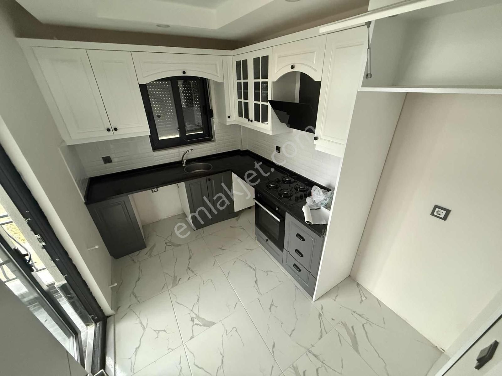 Varsak Karşıyaka Havuzlu Site İçi Ara Kat Kiralık 2+1