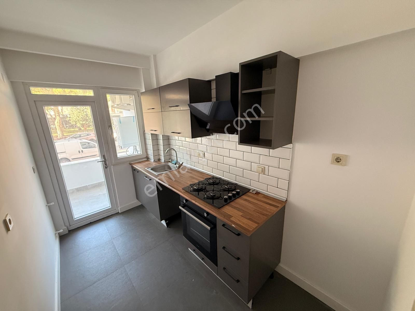 Bahçelievler De Denize Yürüme Mesafesi 2+1 Kiralık Daire - Görsel 4