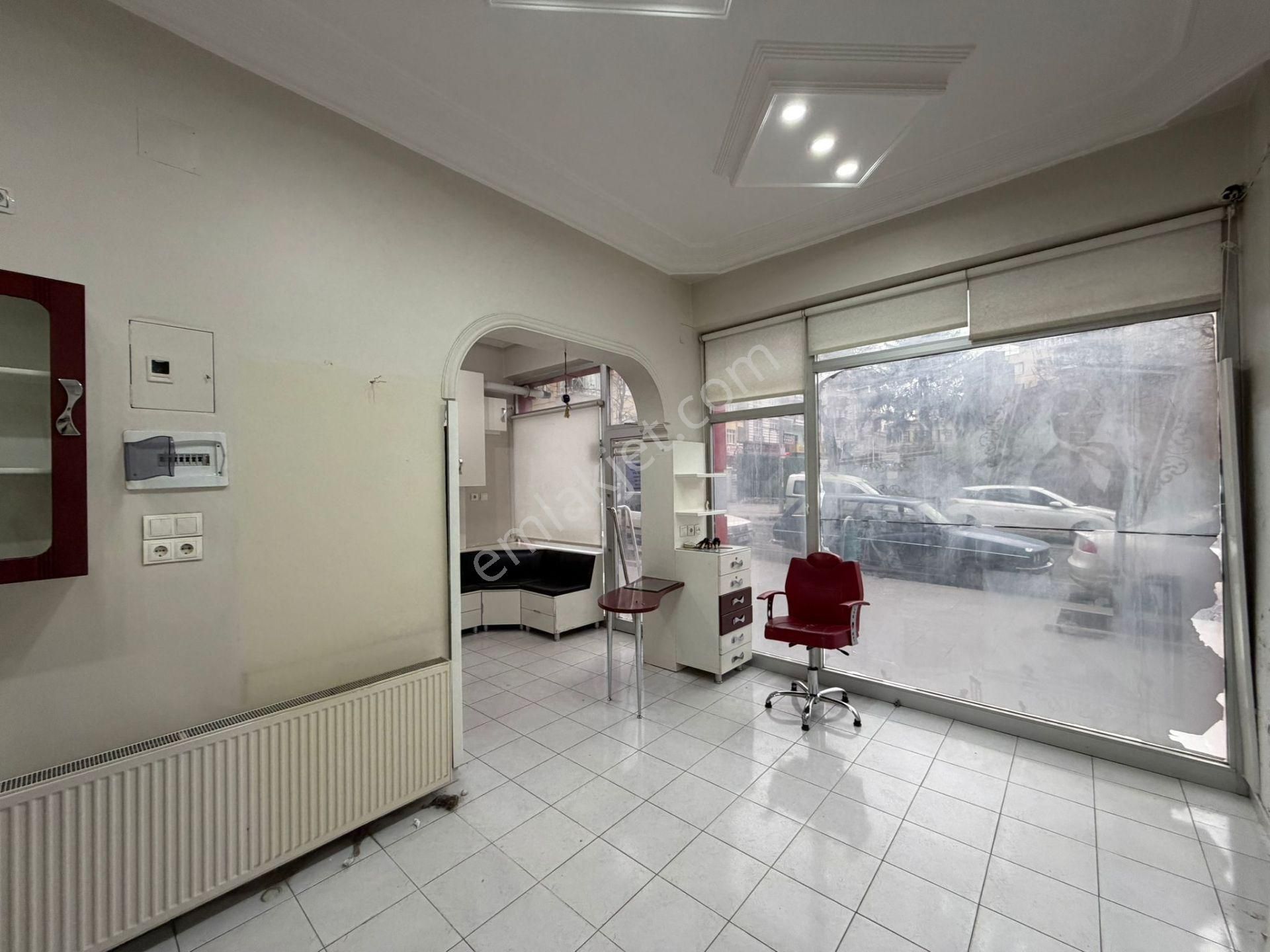 E.gökal Kiralık ! Şadırvan Parkı Yanı ! 40 M2 Yola Cephe Dükkan - Görsel 7