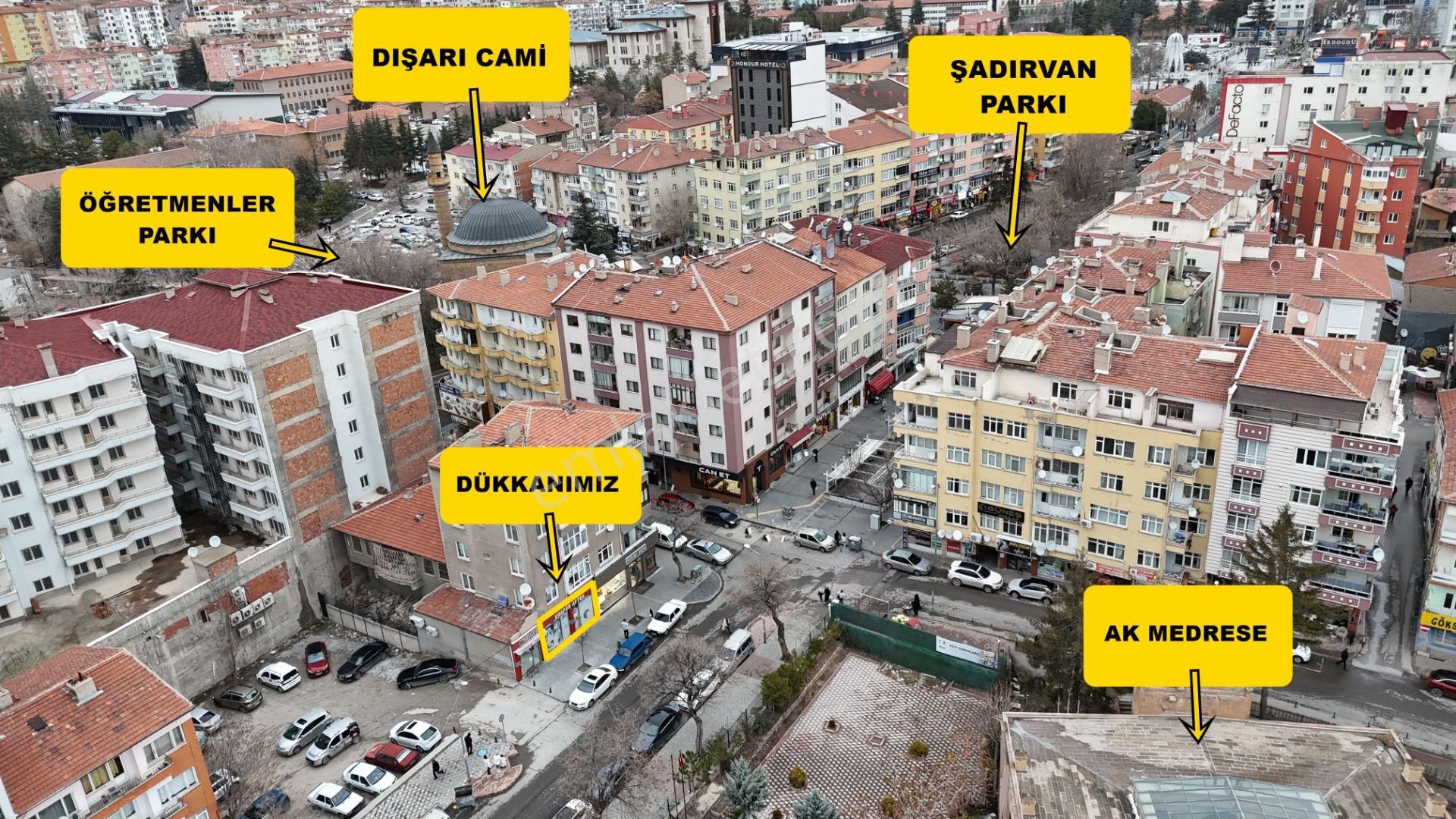 E.gökal Kiralık ! Şadırvan Parkı Yanı ! 40 M2 Yola Cephe Dükkan