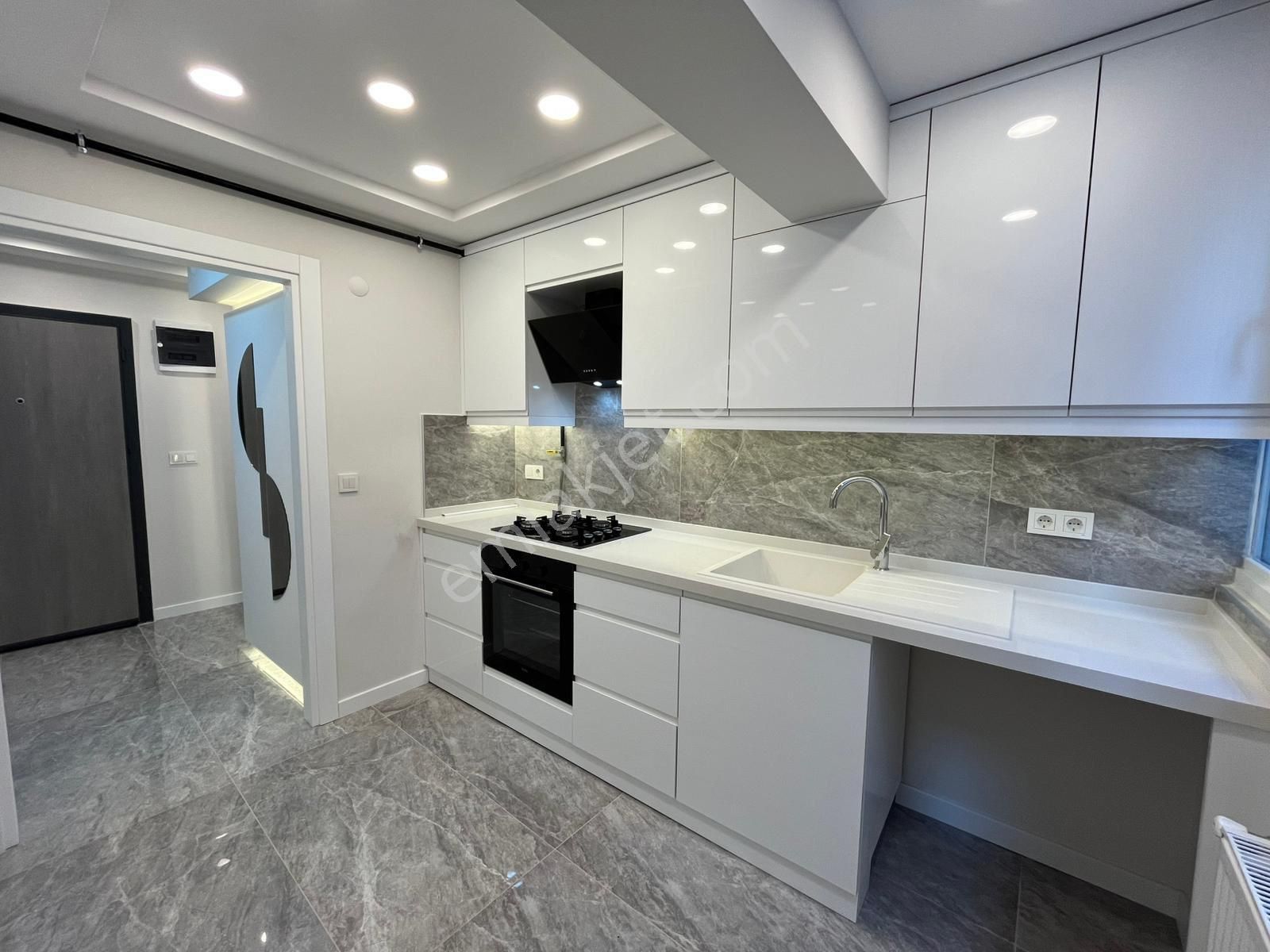 Asilden Hatay Cadde Pareleli Full Tadilatlı Satılık 3+1 - Görsel 8