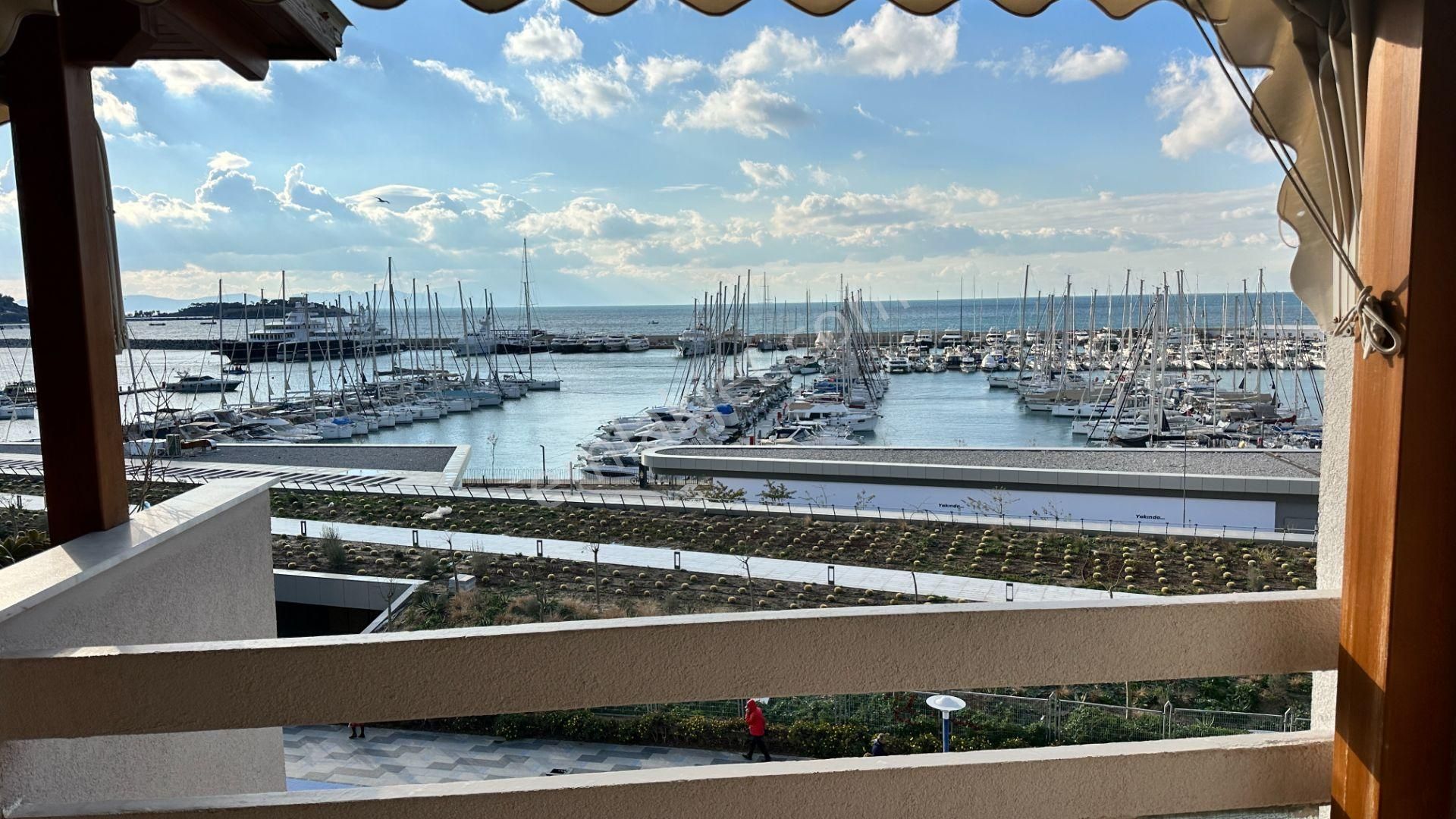 Kuşadası Liman Apt. Panaromik Deniz, Marina Manzaralı 3+1 Yalı Dairesi - Görsel 2