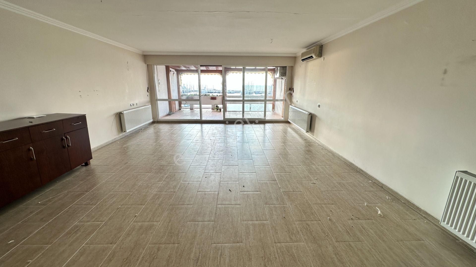 Kuşadası Liman Apt. Panaromik Deniz, Marina Manzaralı 3+1 Yalı Dairesi - Görsel 6